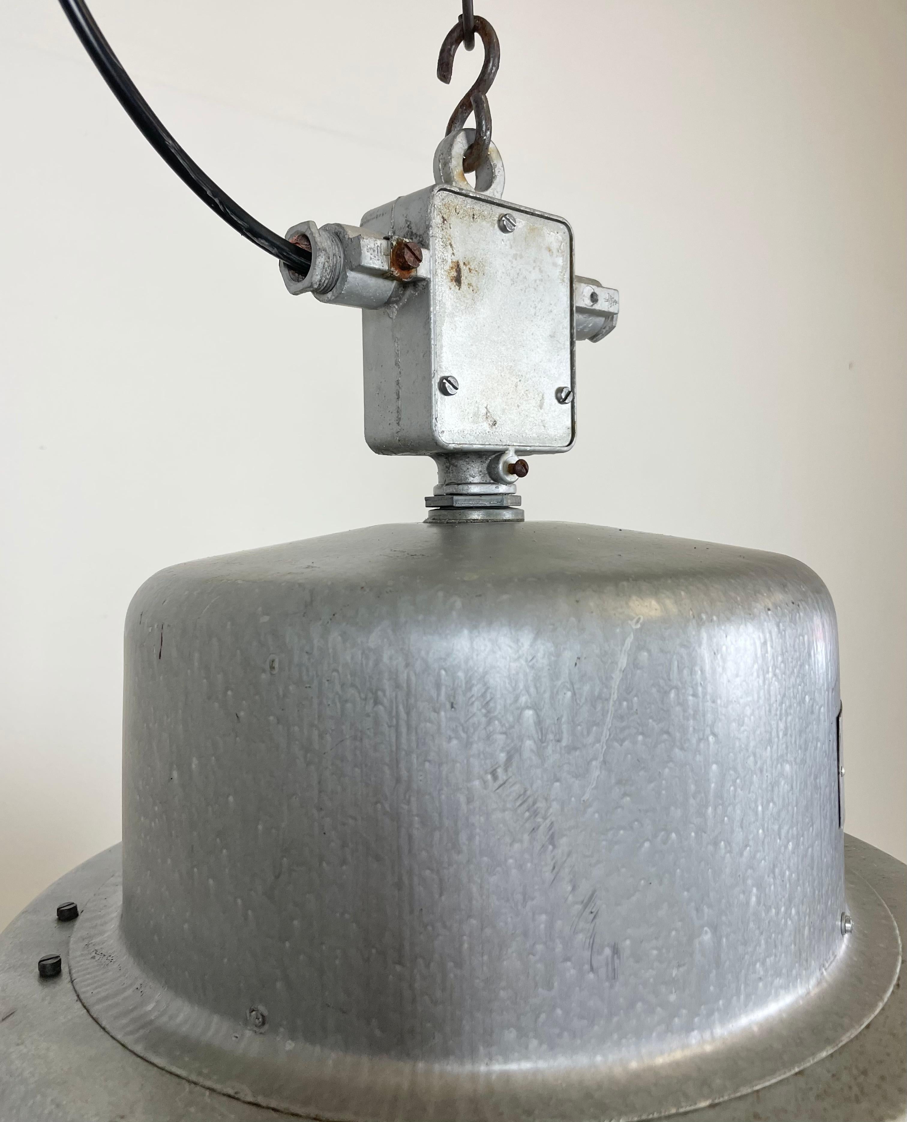 Industrial Polish Factory Pendant Lamp from Mesko, 1970s For Sale 4