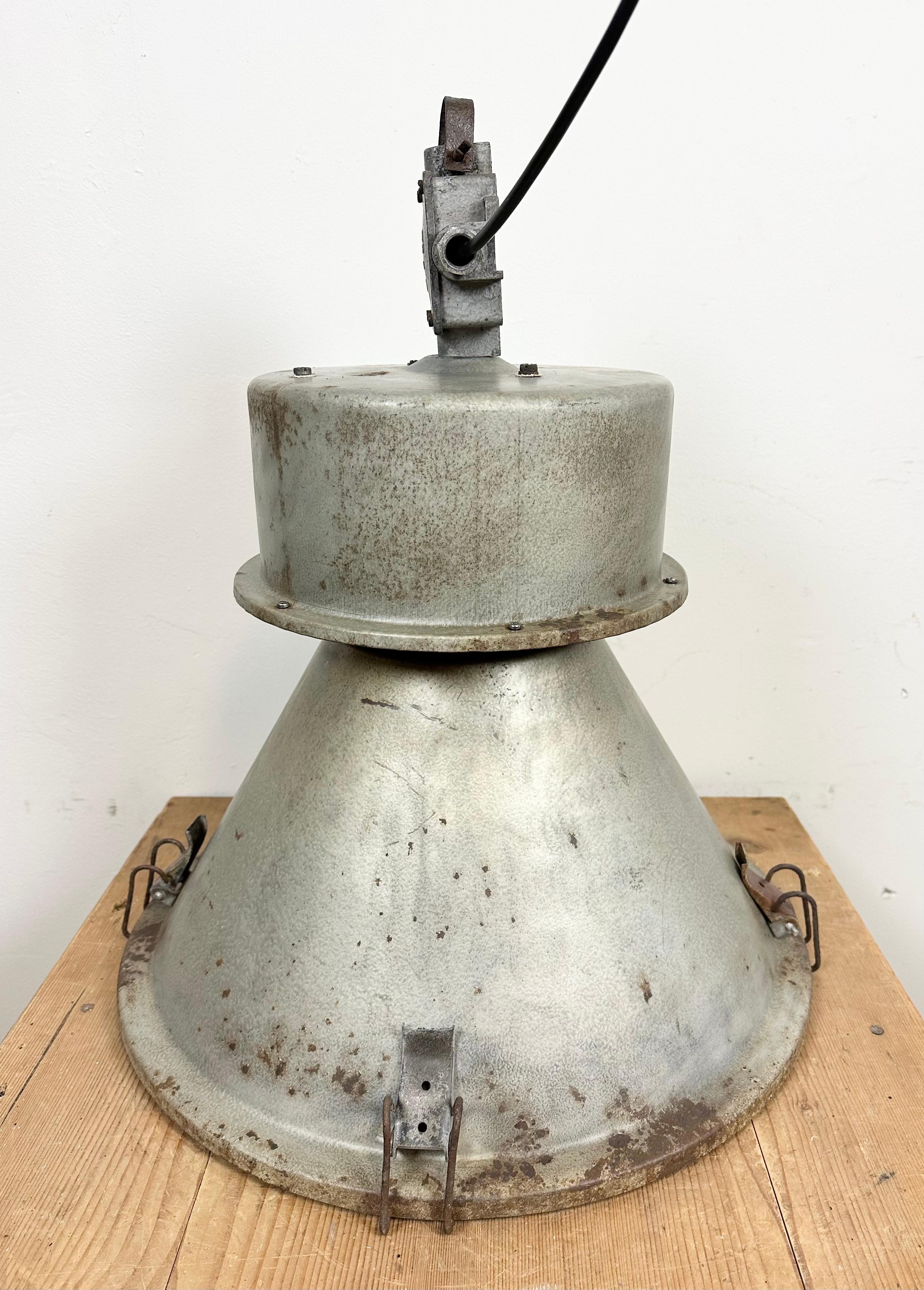 Industrial Polish Factory Pendant Lamp from Predom Mesko, 1970s For Sale 15