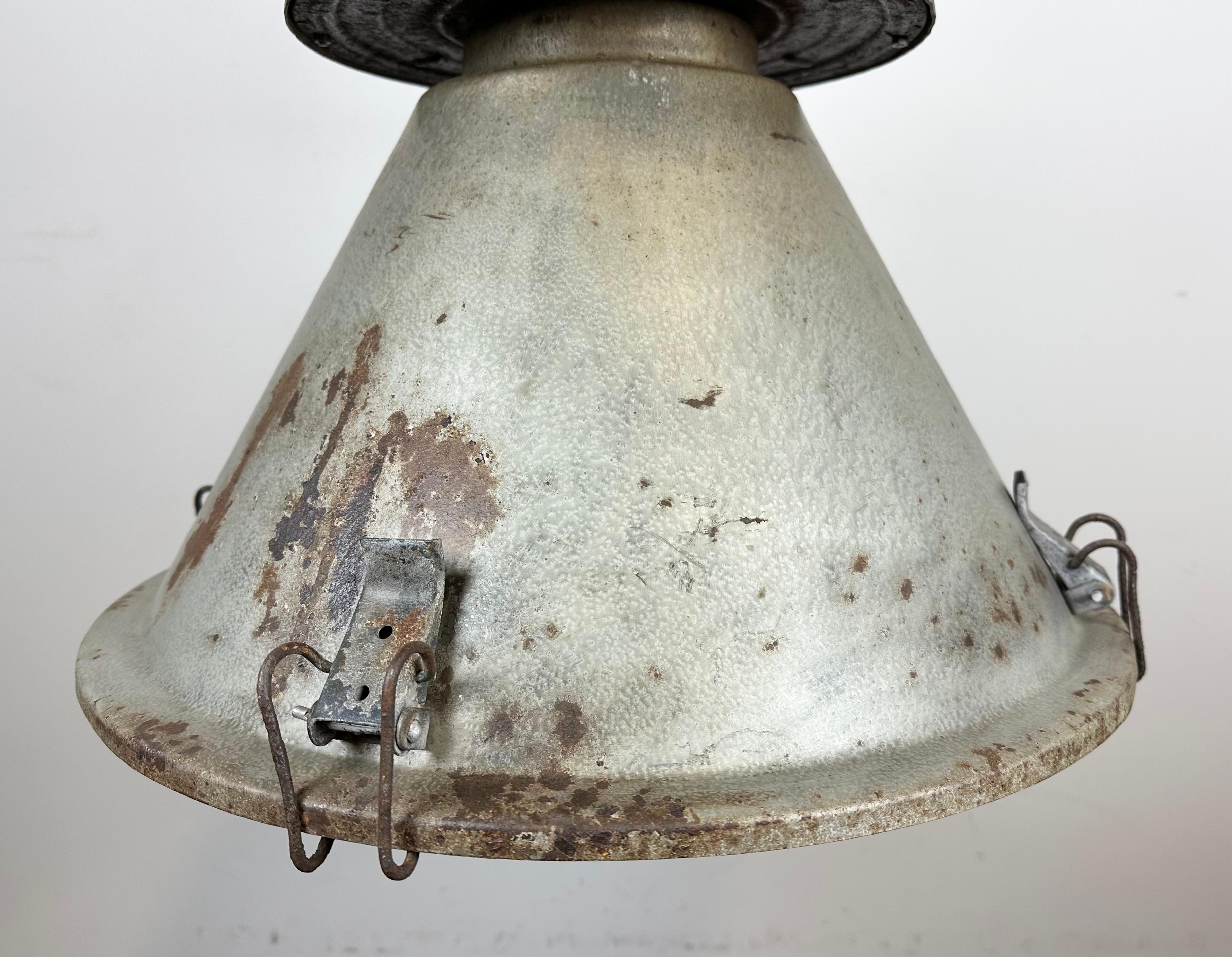 Industrial Polish Factory Pendant Lamp from Predom Mesko, 1970s For Sale 1