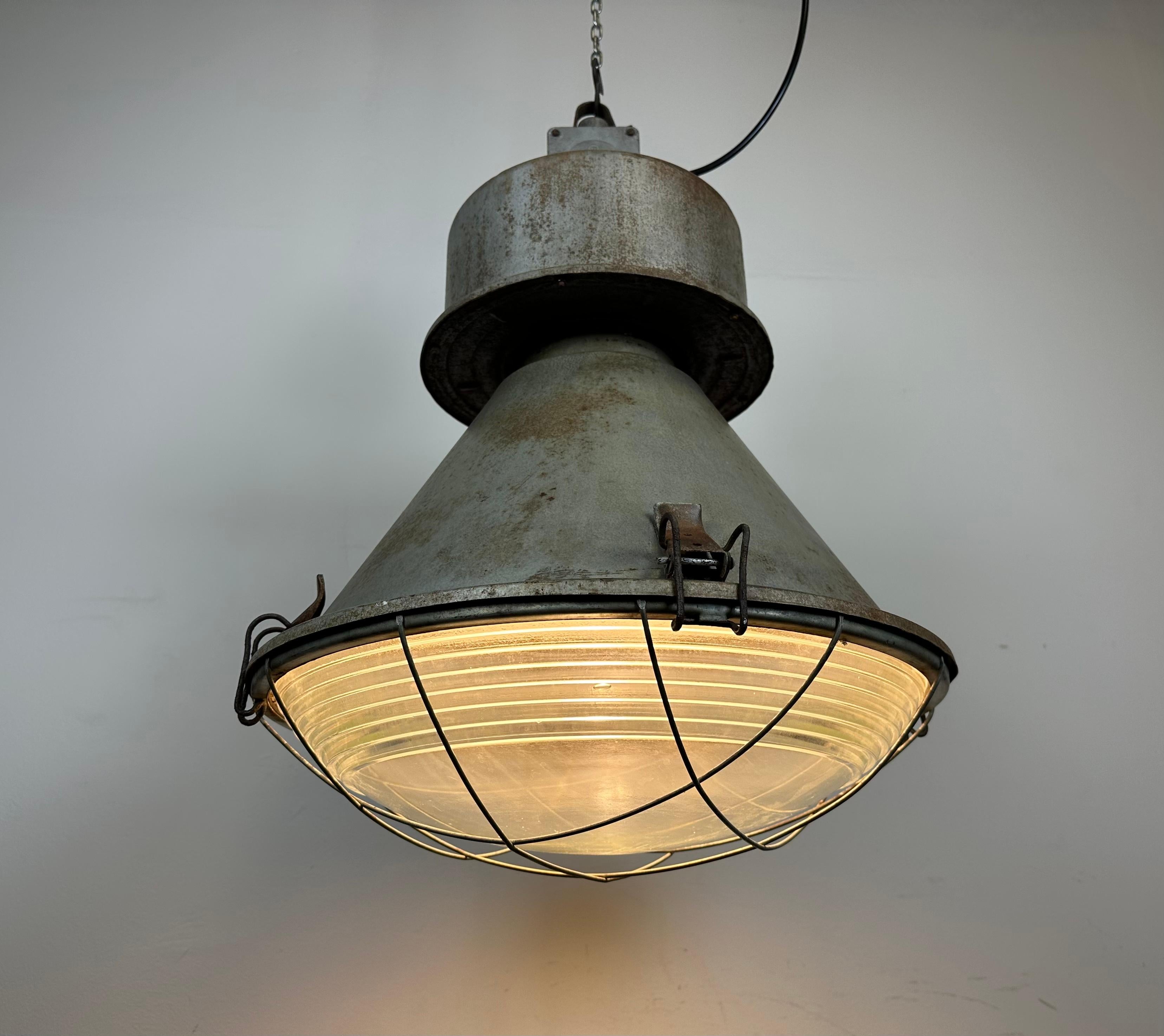 Industrial Polish Factory Pendant Lamp with Glass Cover from Mesko, 1970s For Sale 7