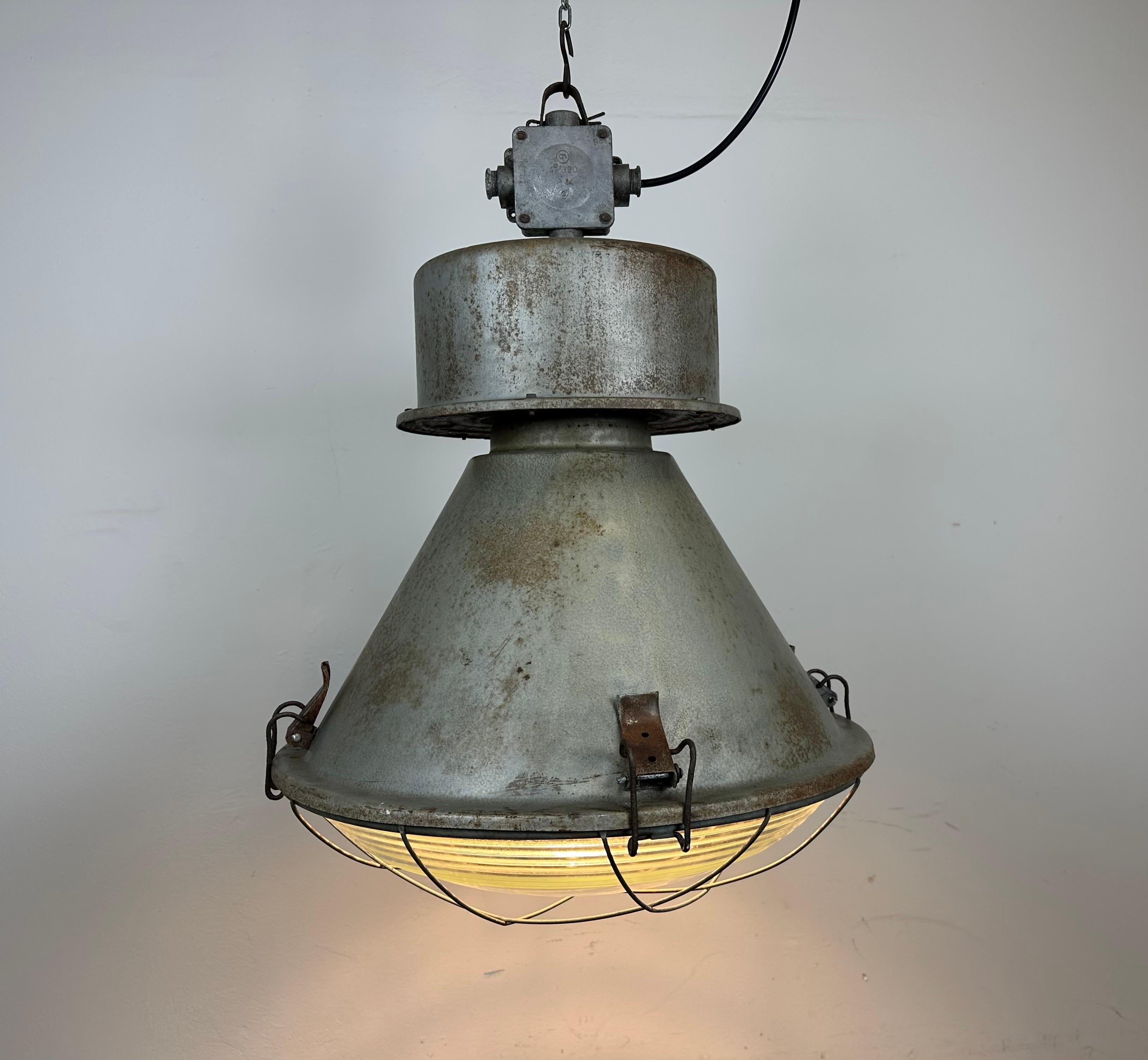 Industrial Polish Factory Pendant Lamp with Glass Cover from Mesko, 1970s For Sale 8