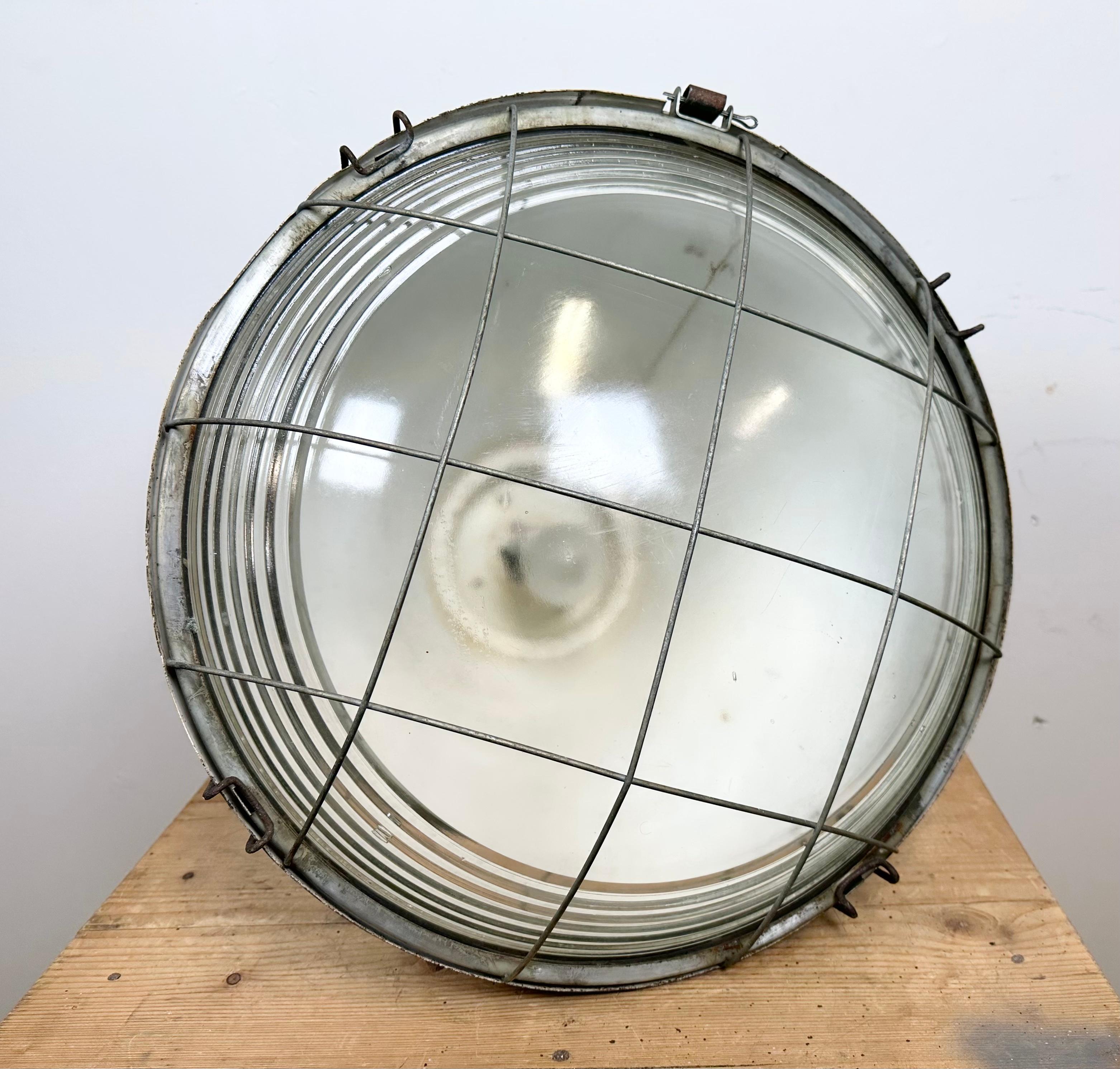 Industrial Polish Factory Pendant Lamp with Glass Cover from Mesko, 1970s For Sale 10