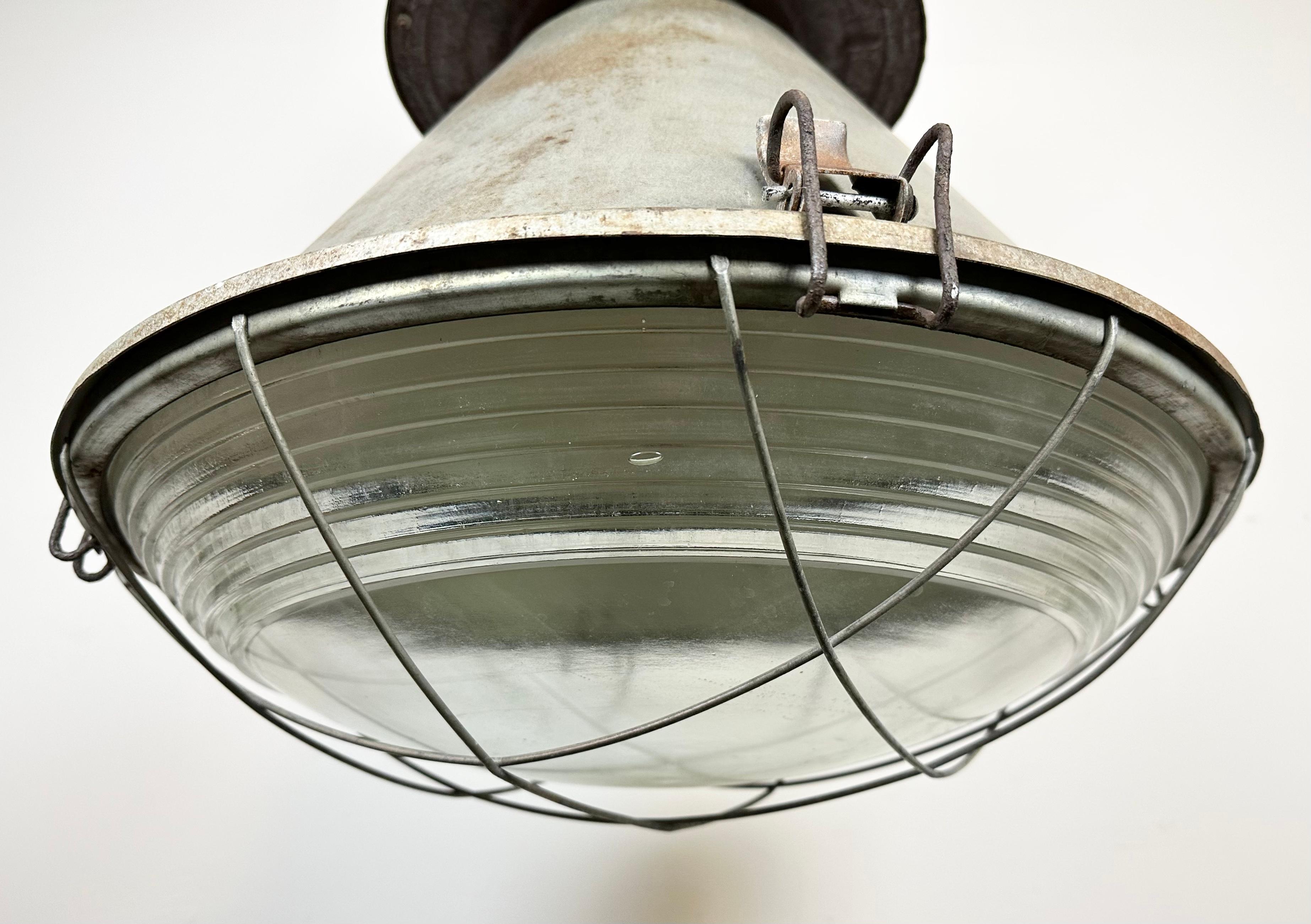 Industrial Polish Factory Pendant Lamp with Glass Cover from Mesko, 1970s For Sale 4
