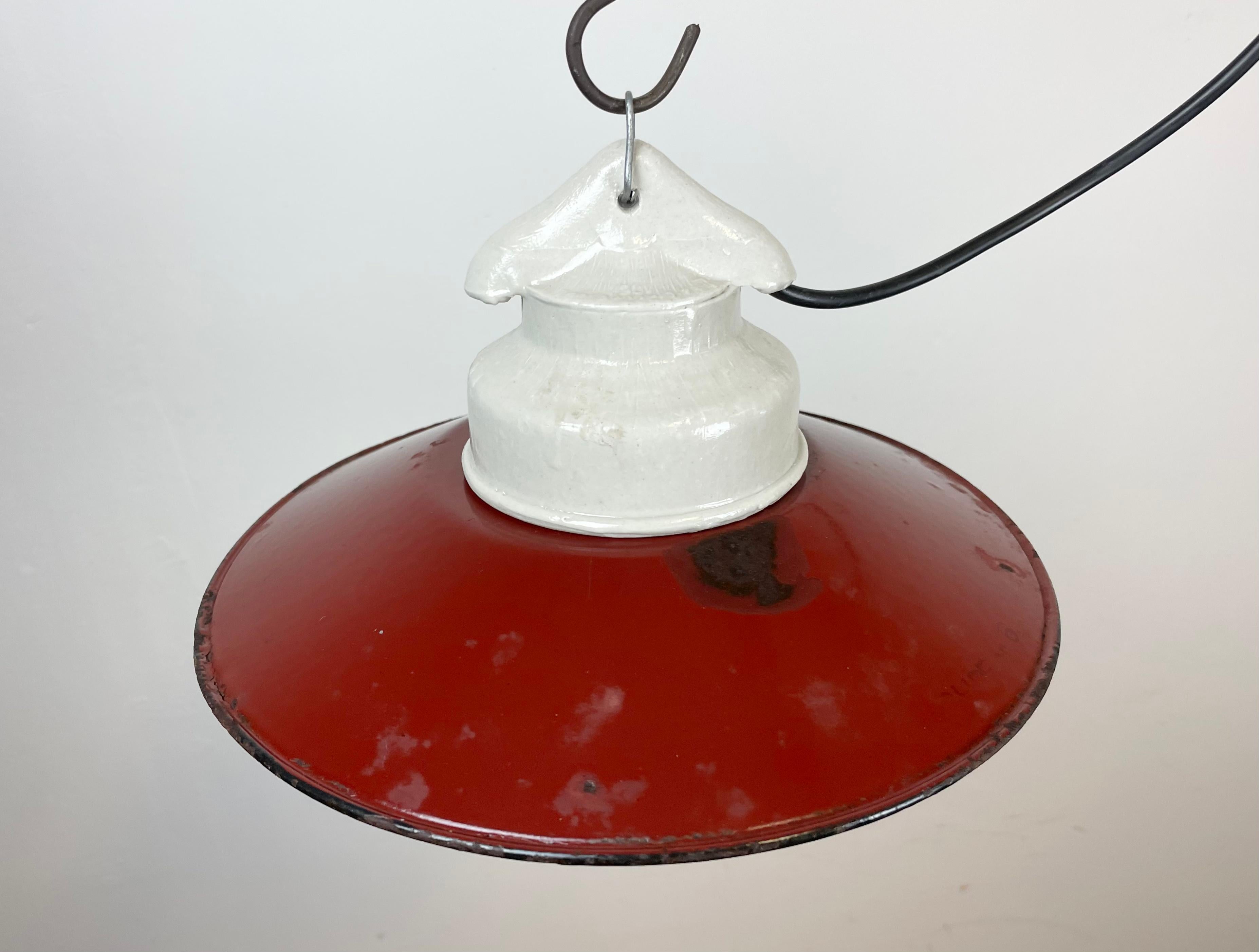 Industrial Porcelain Red Enamel Pendant Light with Ribbed Clear Glass, 1970s In Good Condition In Kojetice, CZ