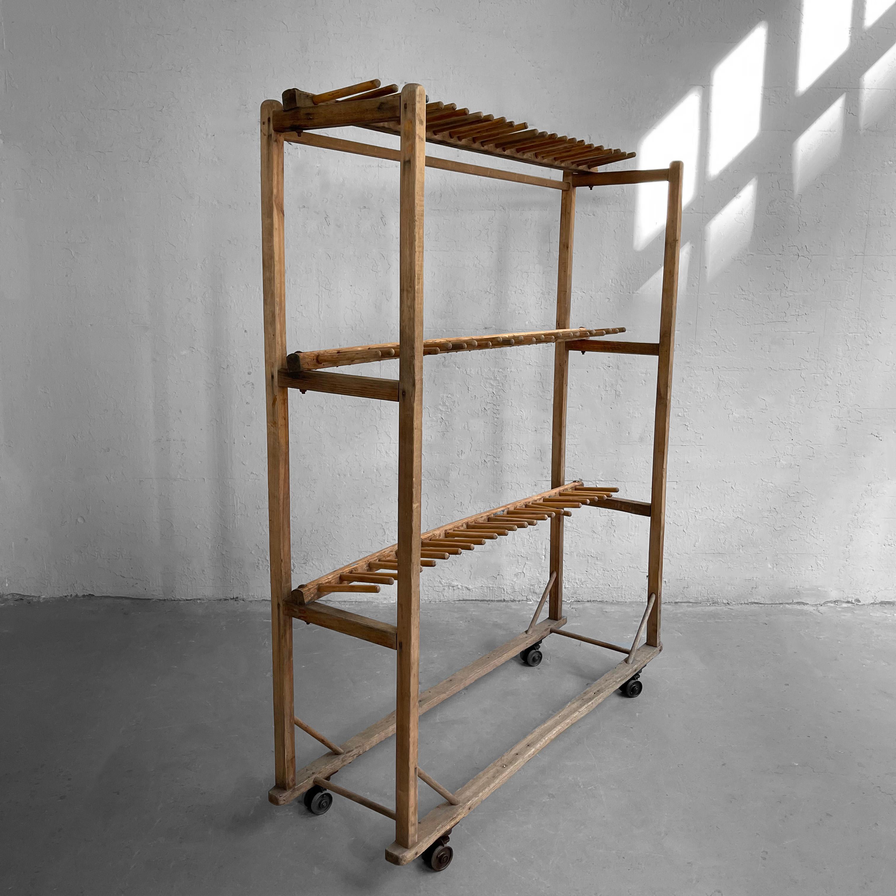 Industrial Primitive Maple Cobbler's Shoe Rack In Good Condition For Sale In Brooklyn, NY