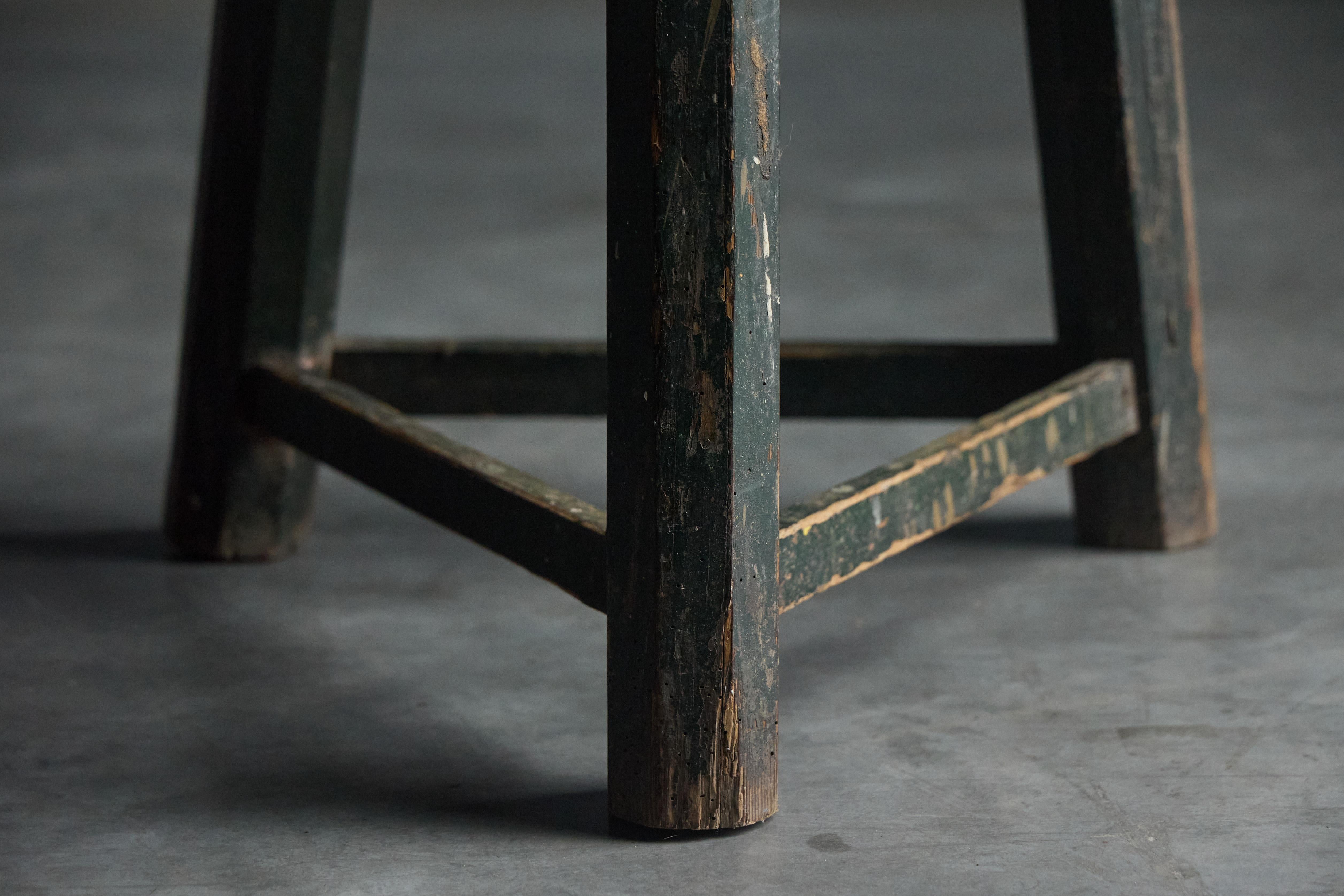 Tabouret primitif industriel, France, 19ème siècle en vente 2