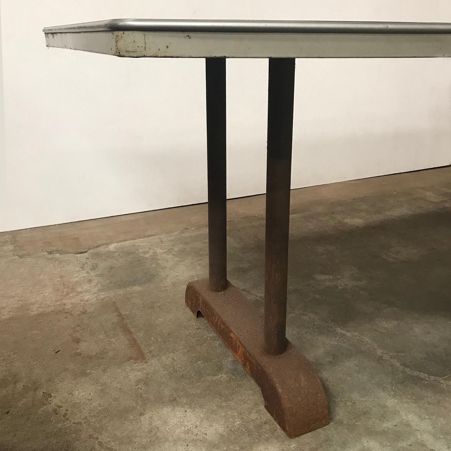Industrial Reception Table with Round Curve in Top / Only Top Six Hundred Euro 4