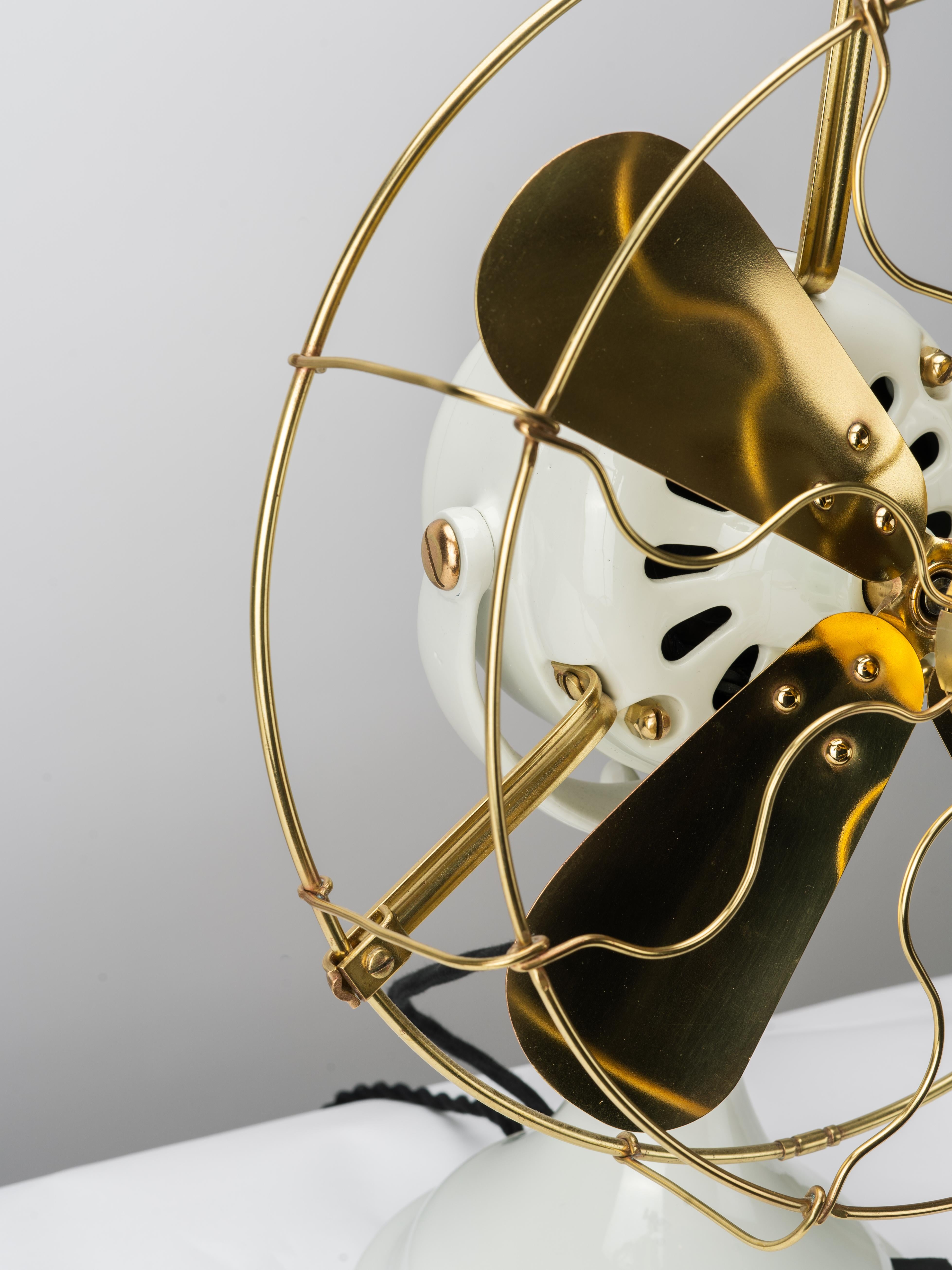 Industrial Restored General Electric Cast Iron and Brass Desk Fan For Sale 12