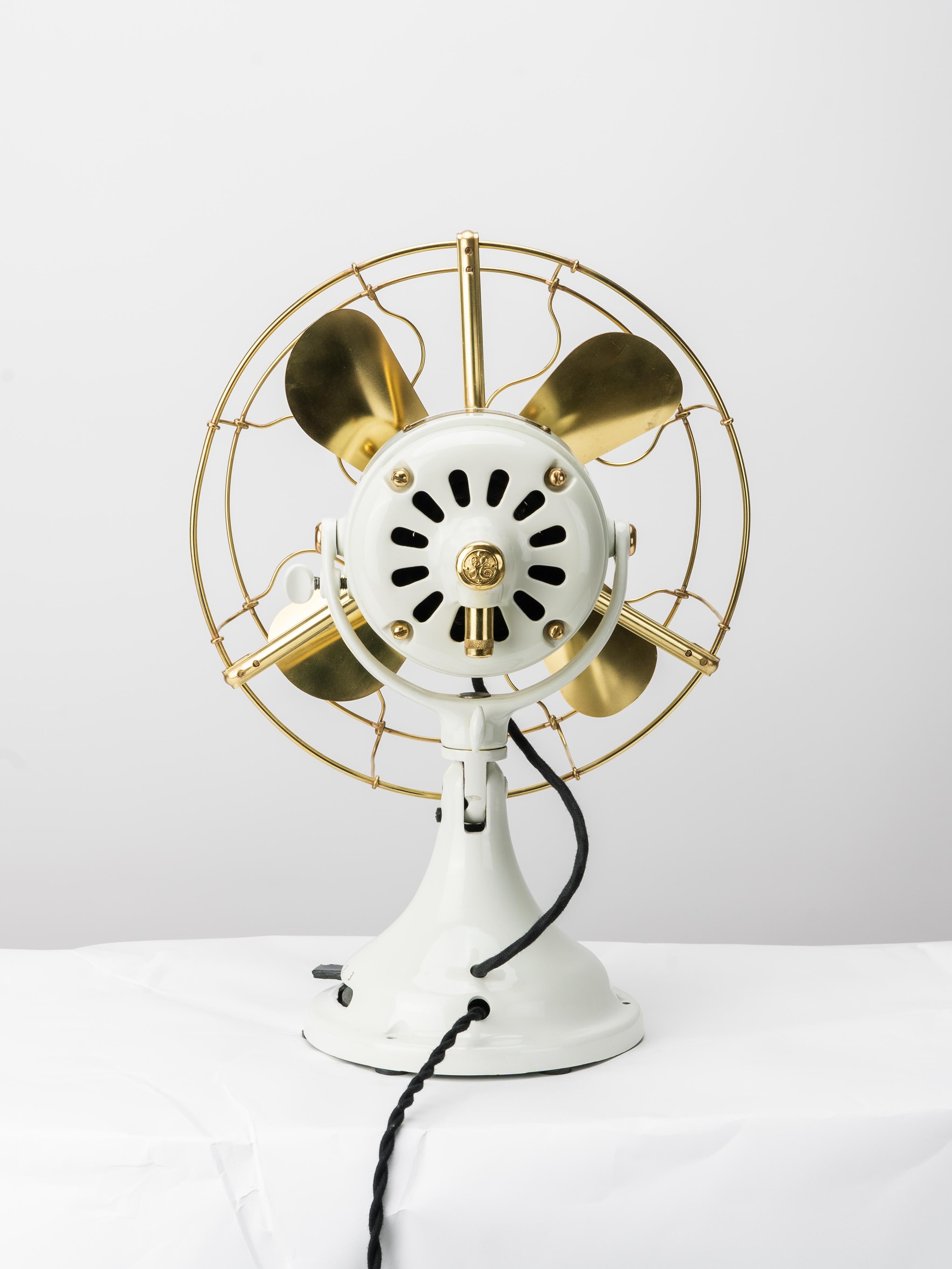 Industrial Restored General Electric Cast Iron and Brass Desk Fan For Sale 1