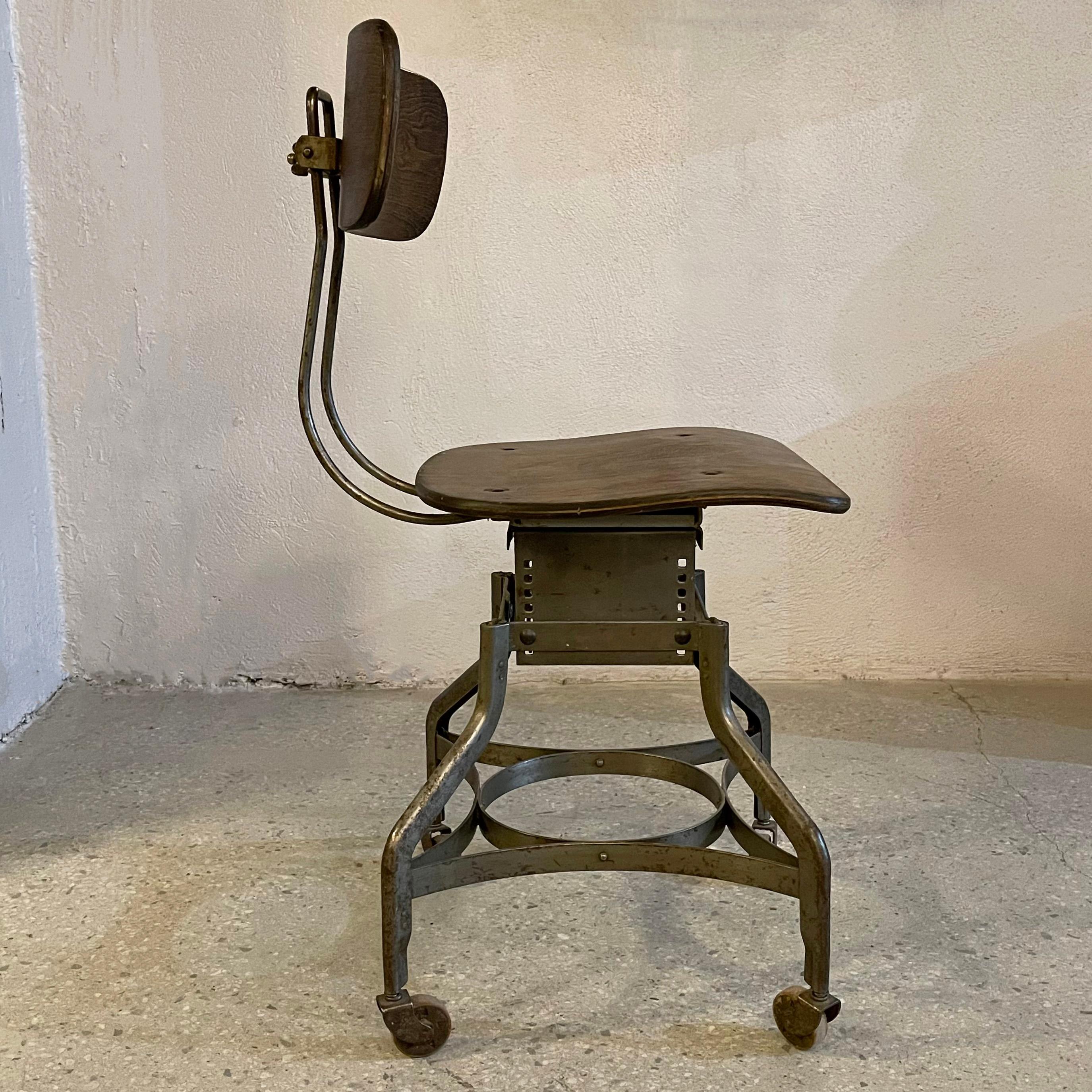 Industrial Rolling Desk Chair By Toledo Metal Co. In Good Condition For Sale In Brooklyn, NY