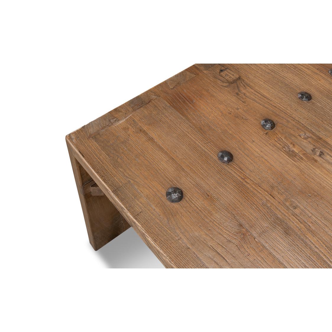 XXIe siècle et contemporain Table basse rustique industrielle en vente