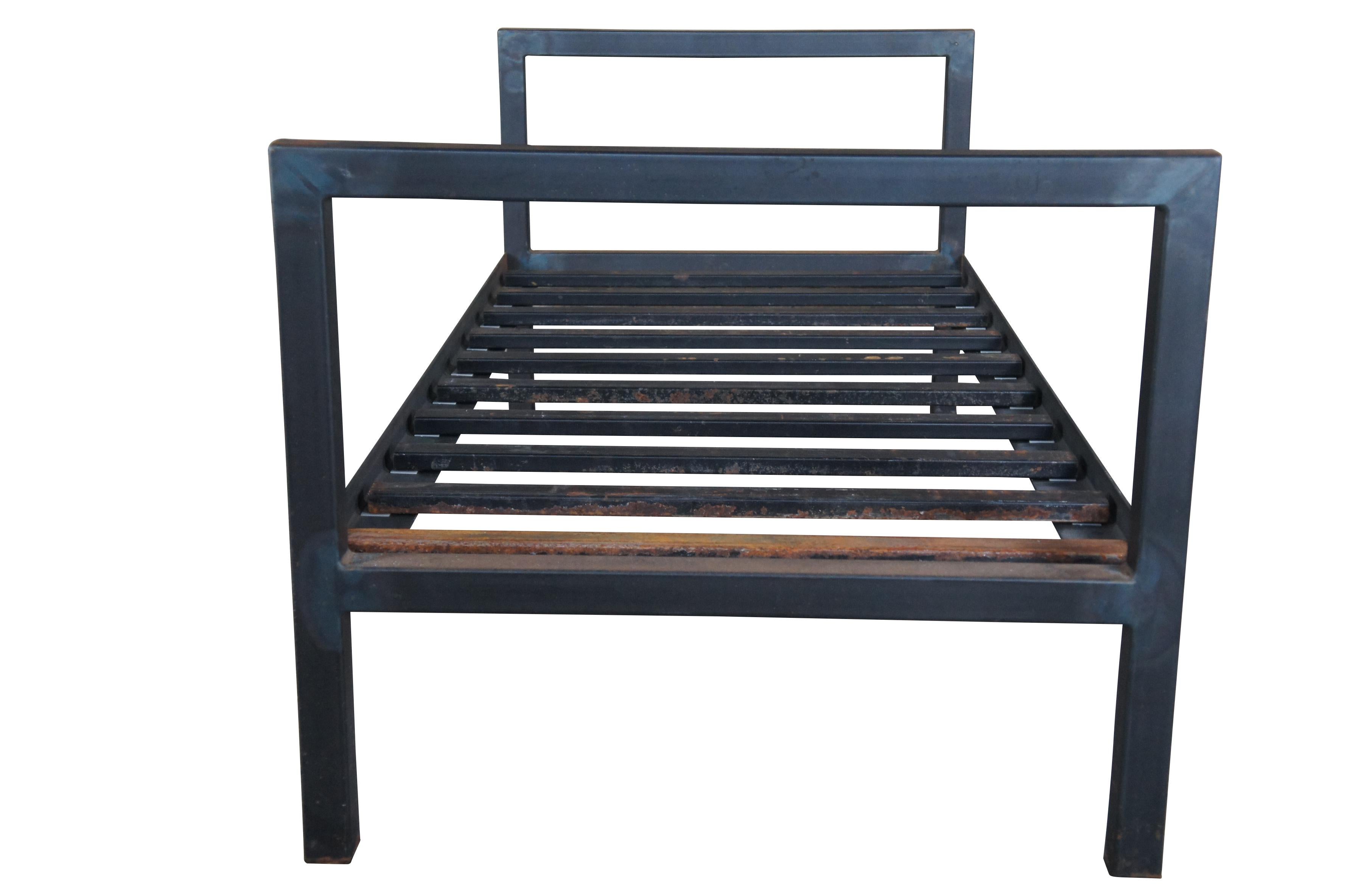 20th century Steel bed / daybed. Features a rustic frame with metal steel cross supports.

DIMENSIONS

77' x 36