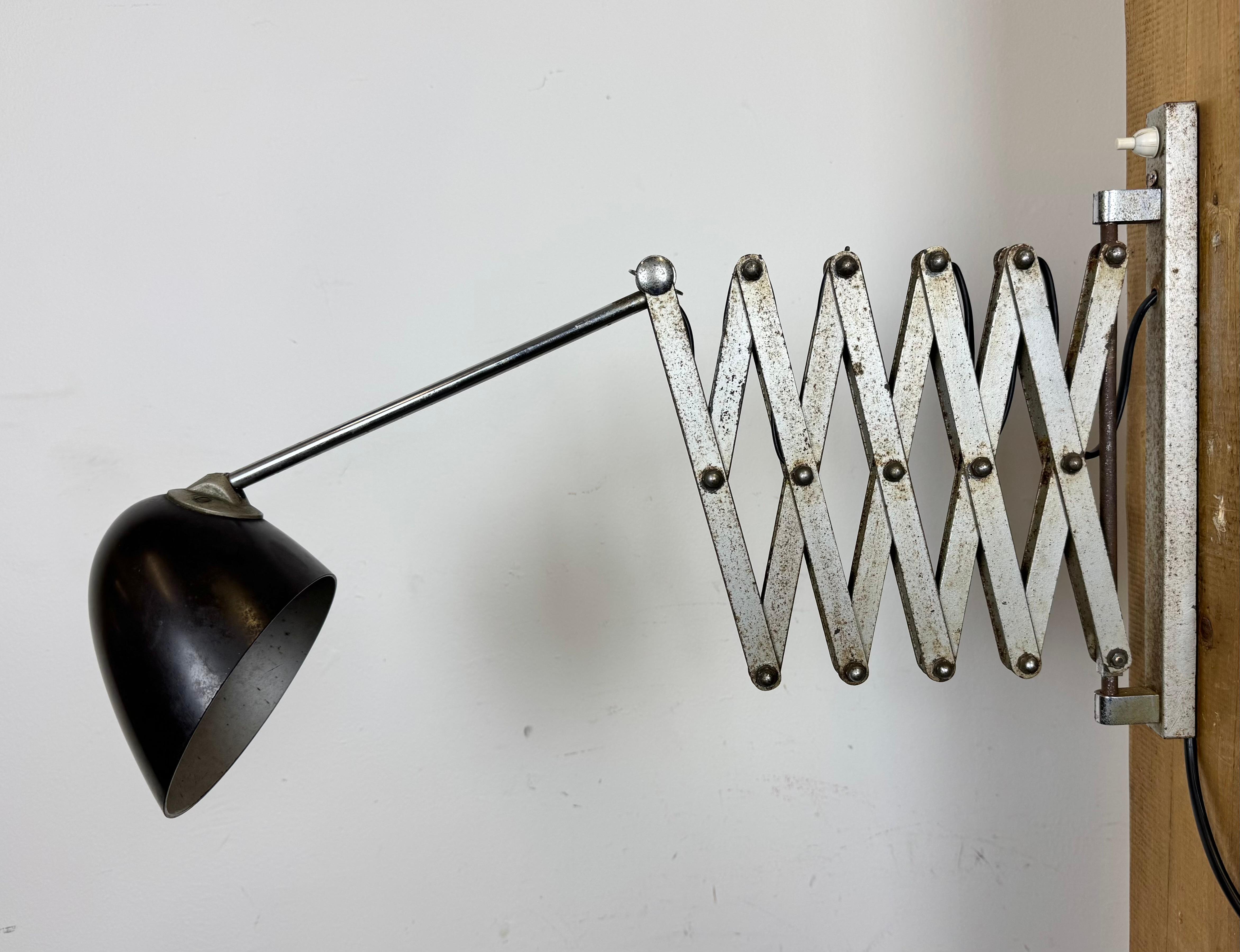 Lampe murale industrielle à ciseaux, années 1950 en vente 3