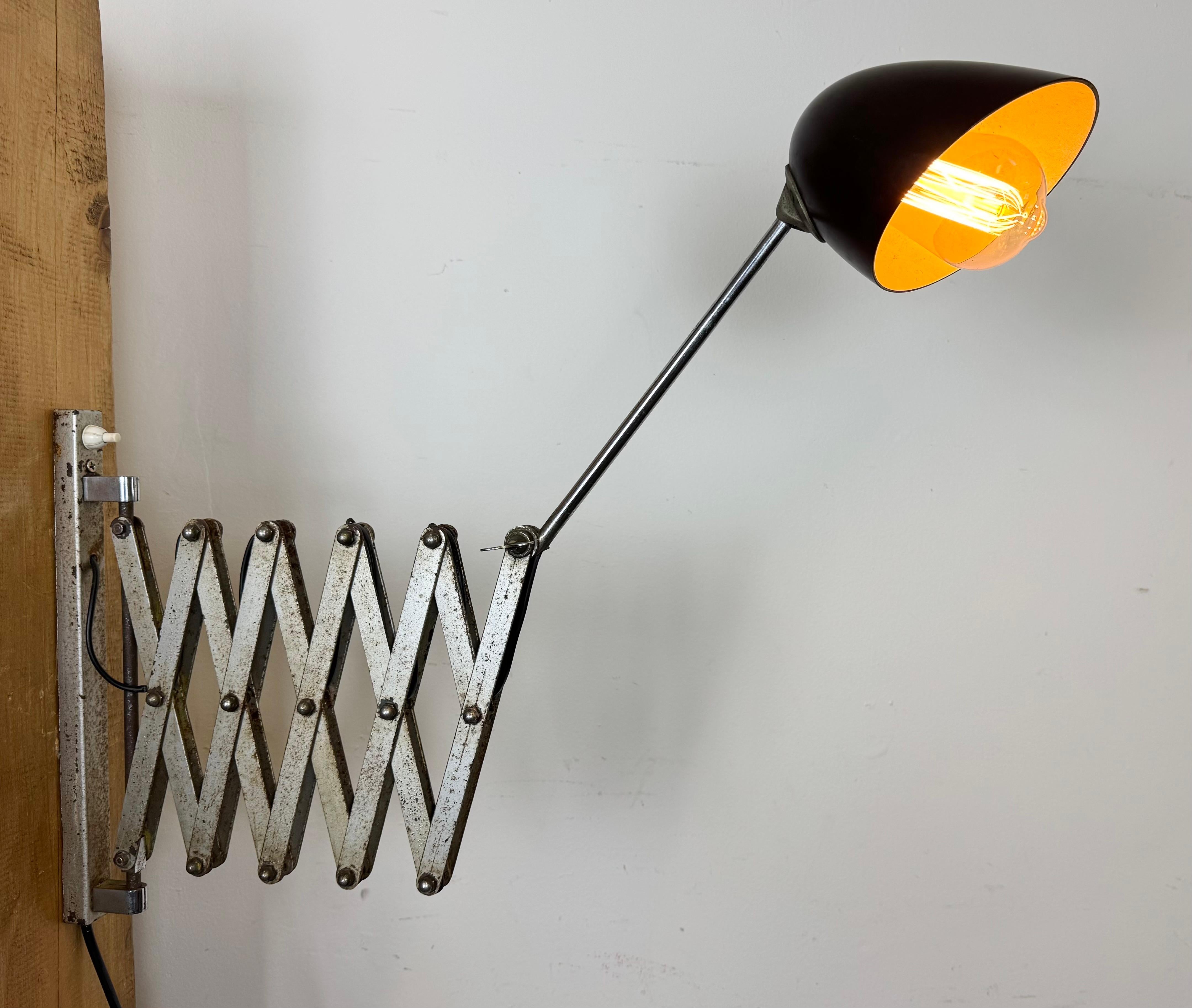 Lampe murale industrielle à ciseaux, années 1950 en vente 10