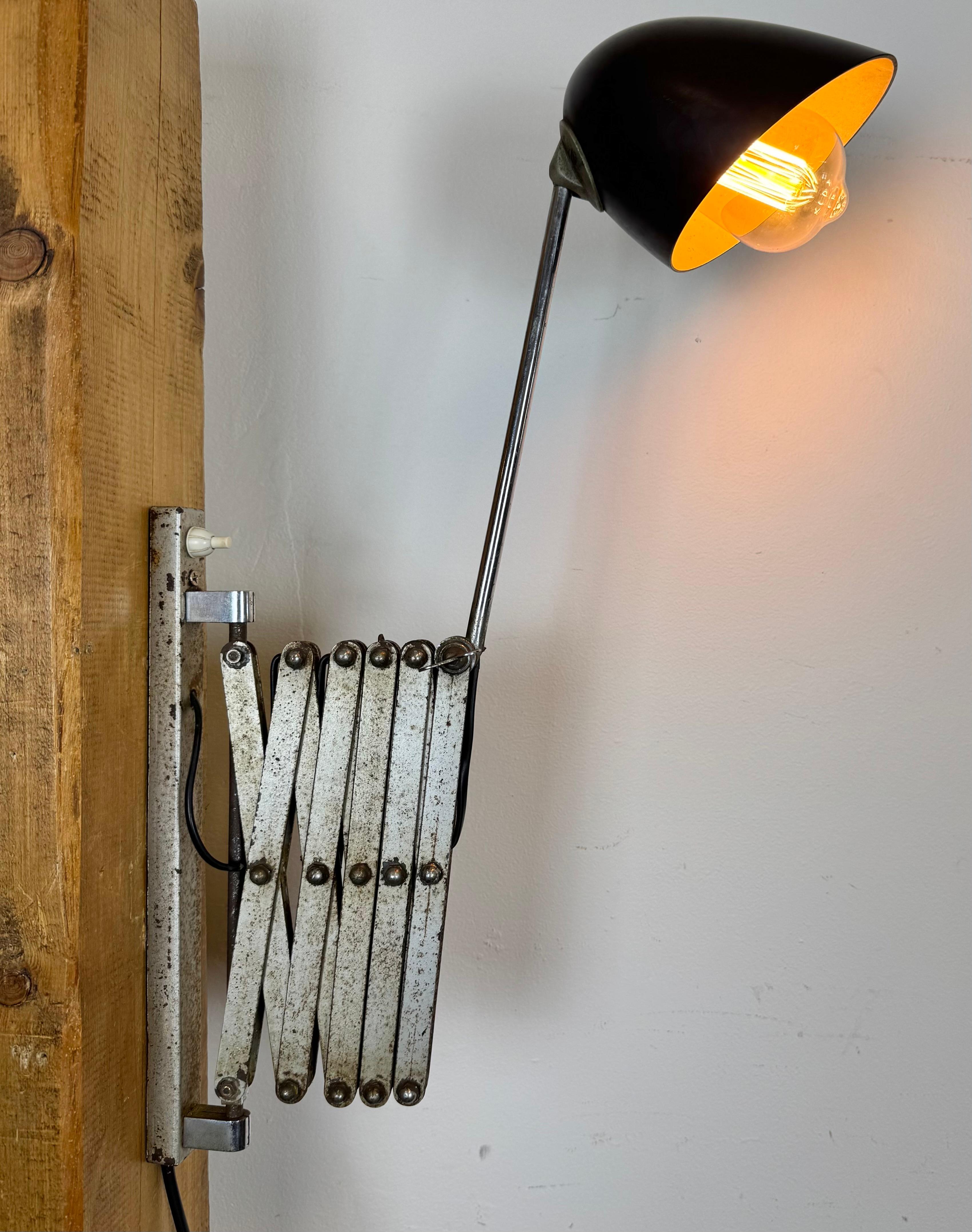 Lampe murale industrielle à ciseaux, années 1950 en vente 13