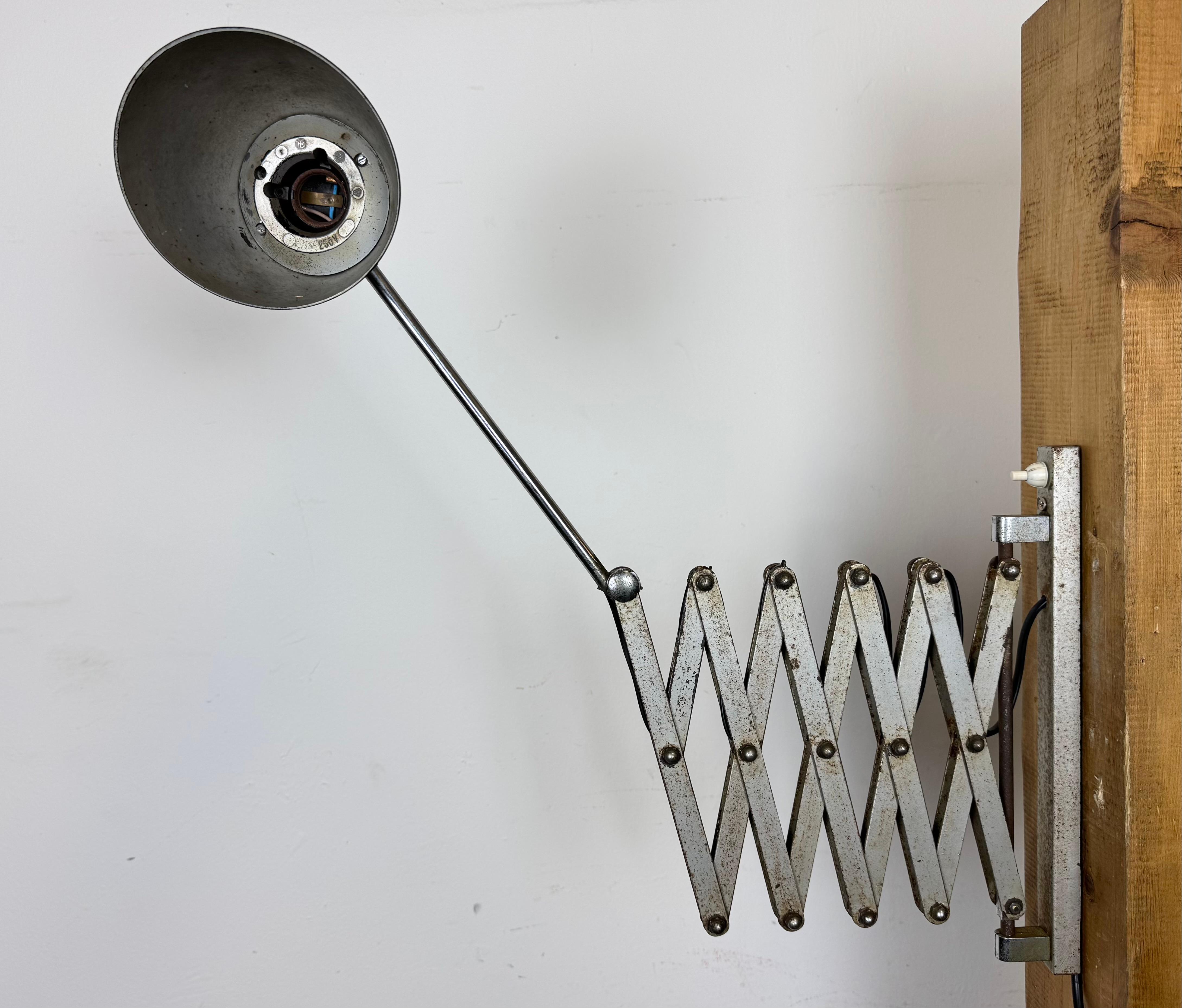 Chrome Lampe murale industrielle à ciseaux, années 1950 en vente