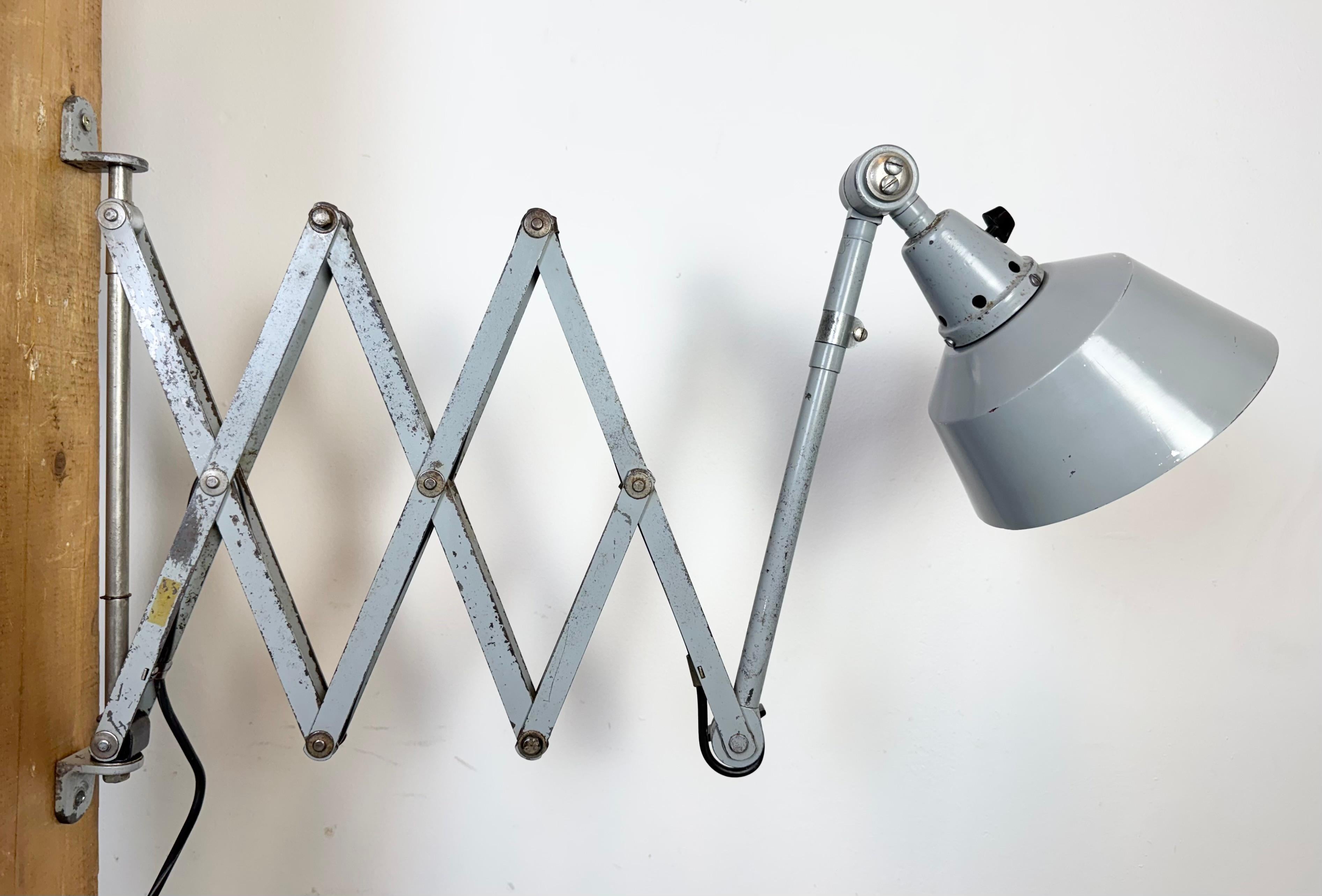 Industrial Scissor Wall Lamp by Curt Fischer for Midgard, 1930s For Sale 10