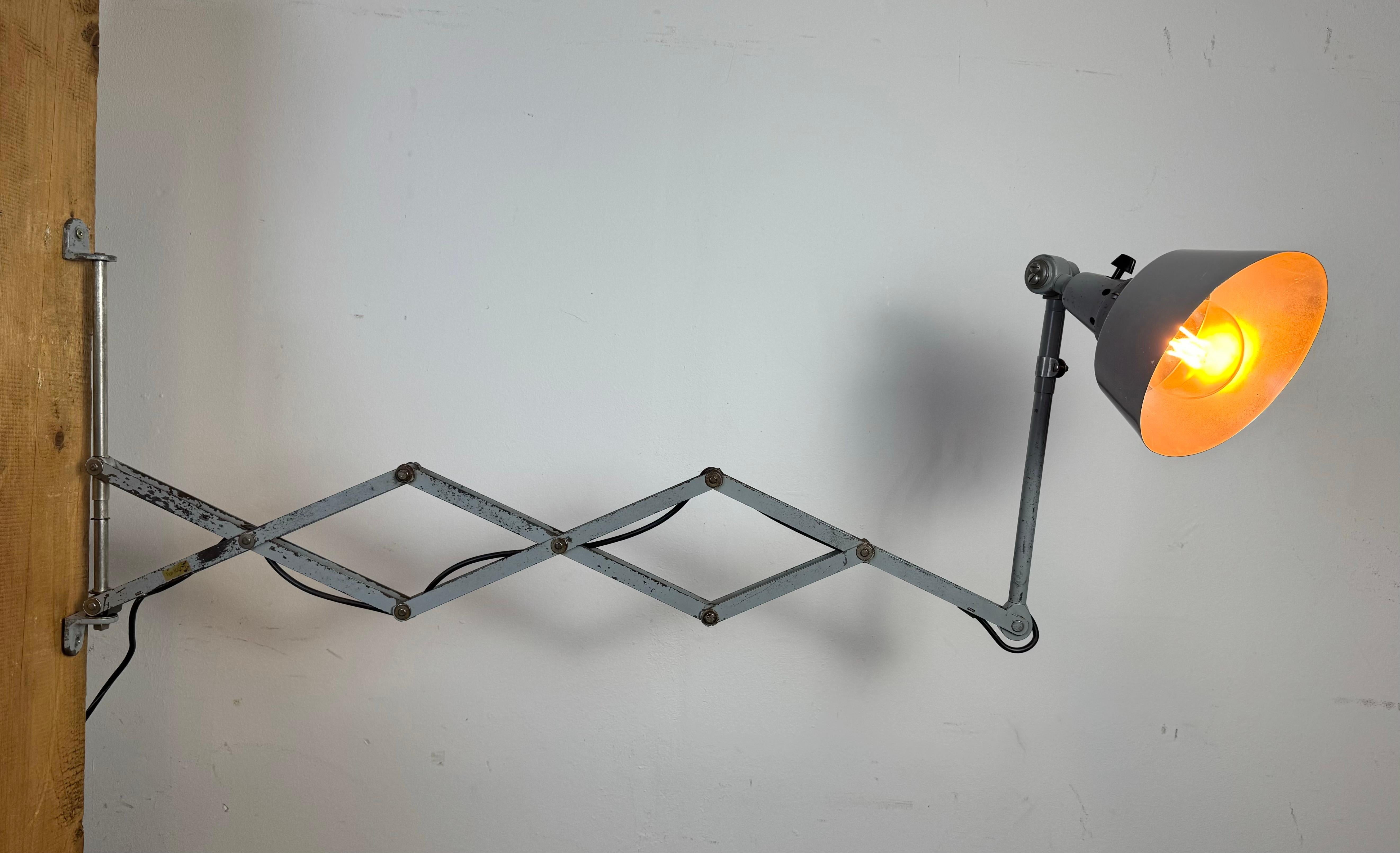 Industrial Scissor Wall Lamp by Curt Fischer for Midgard, 1930s For Sale 12