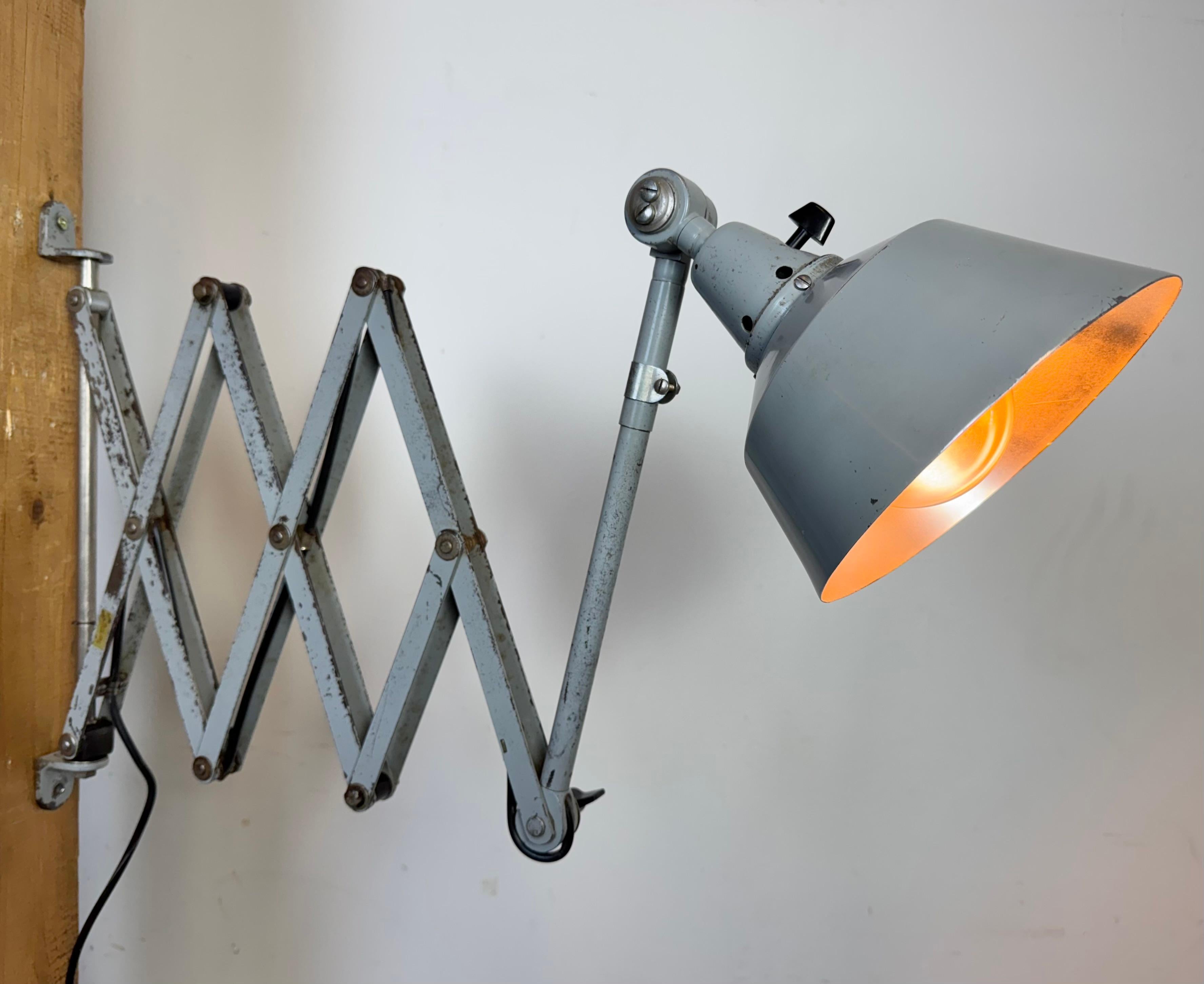 Industrial Scissor Wall Lamp by Curt Fischer for Midgard, 1930s For Sale 13