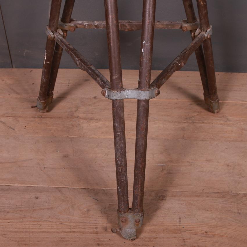 Industrial English sculpture stand, 1930.

Dimensions:
24 inches (61 cms) wide
24 inches (61 cms) deep
45.5 inches (116 cms) high.

 
