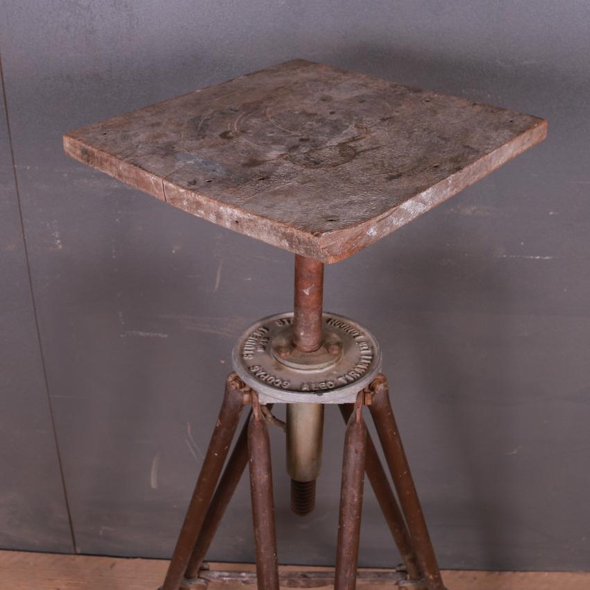 Industrial Sculpture Stand In Good Condition In Leamington Spa, Warwickshire