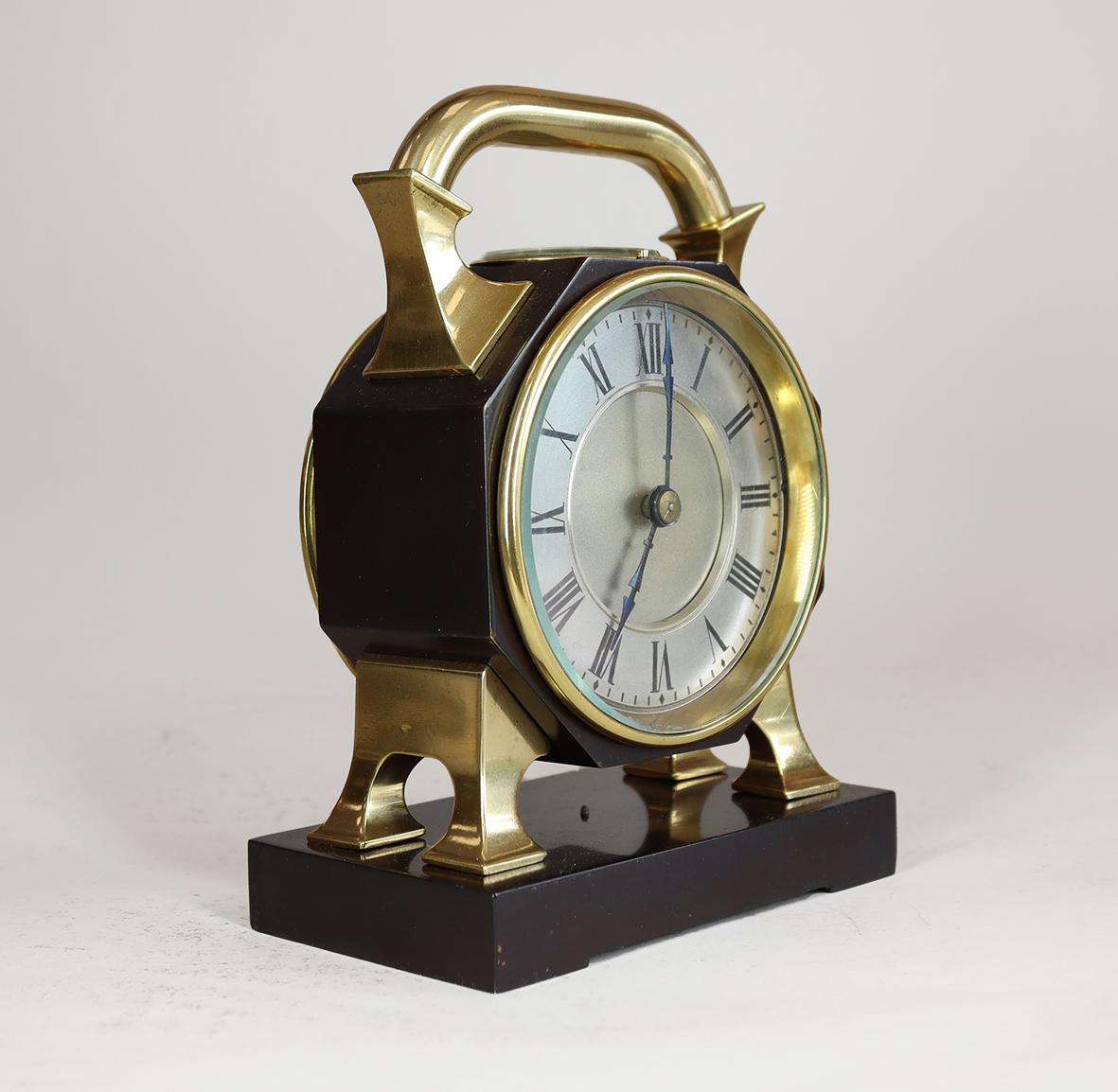 Ottone Compendio da tavolo della serie industriale alla maniera di Andre Guilmet in vendita