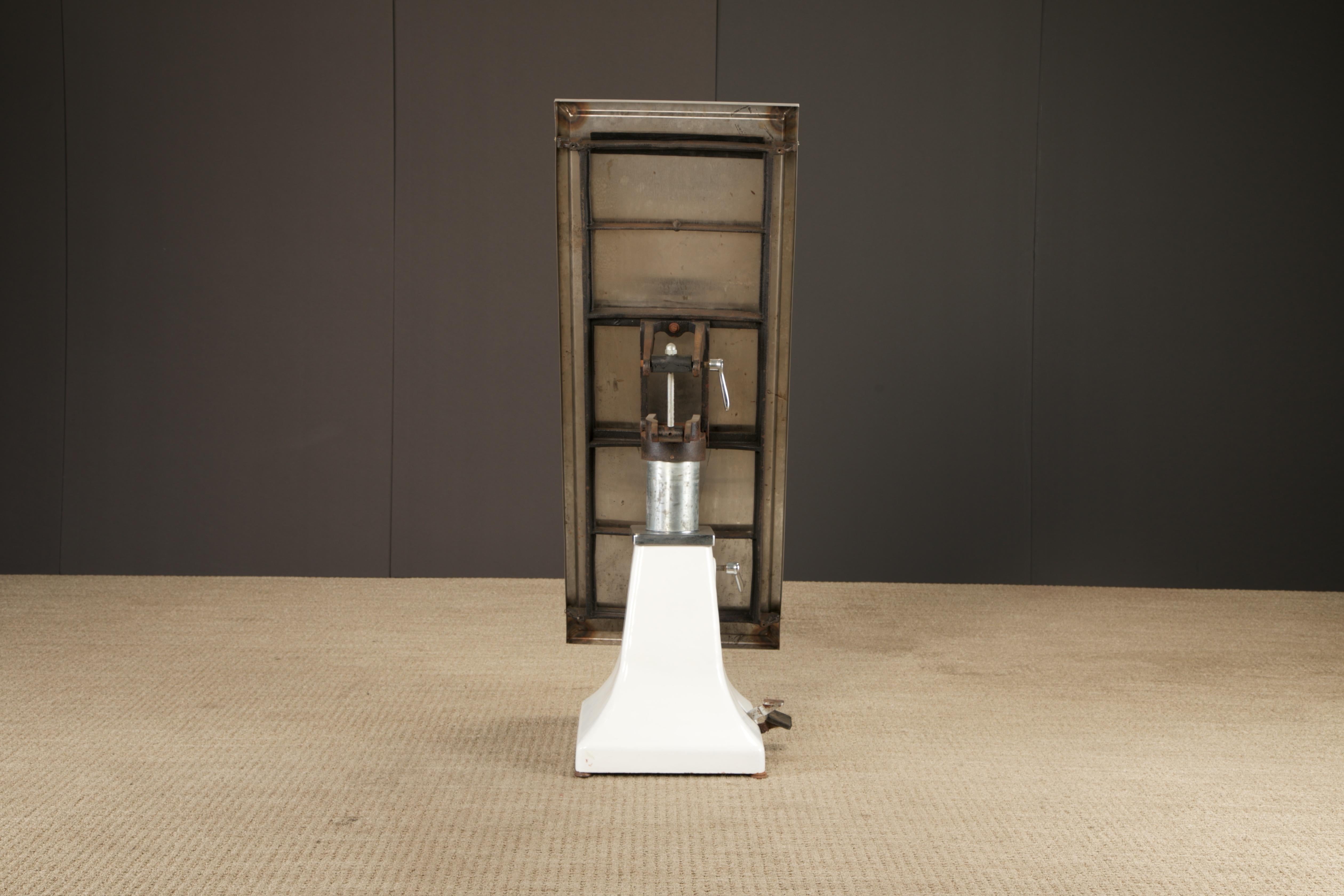 Industrial Shor-Line Hydraulic Lift Operating Table, USA, c. 1958 For Sale 6