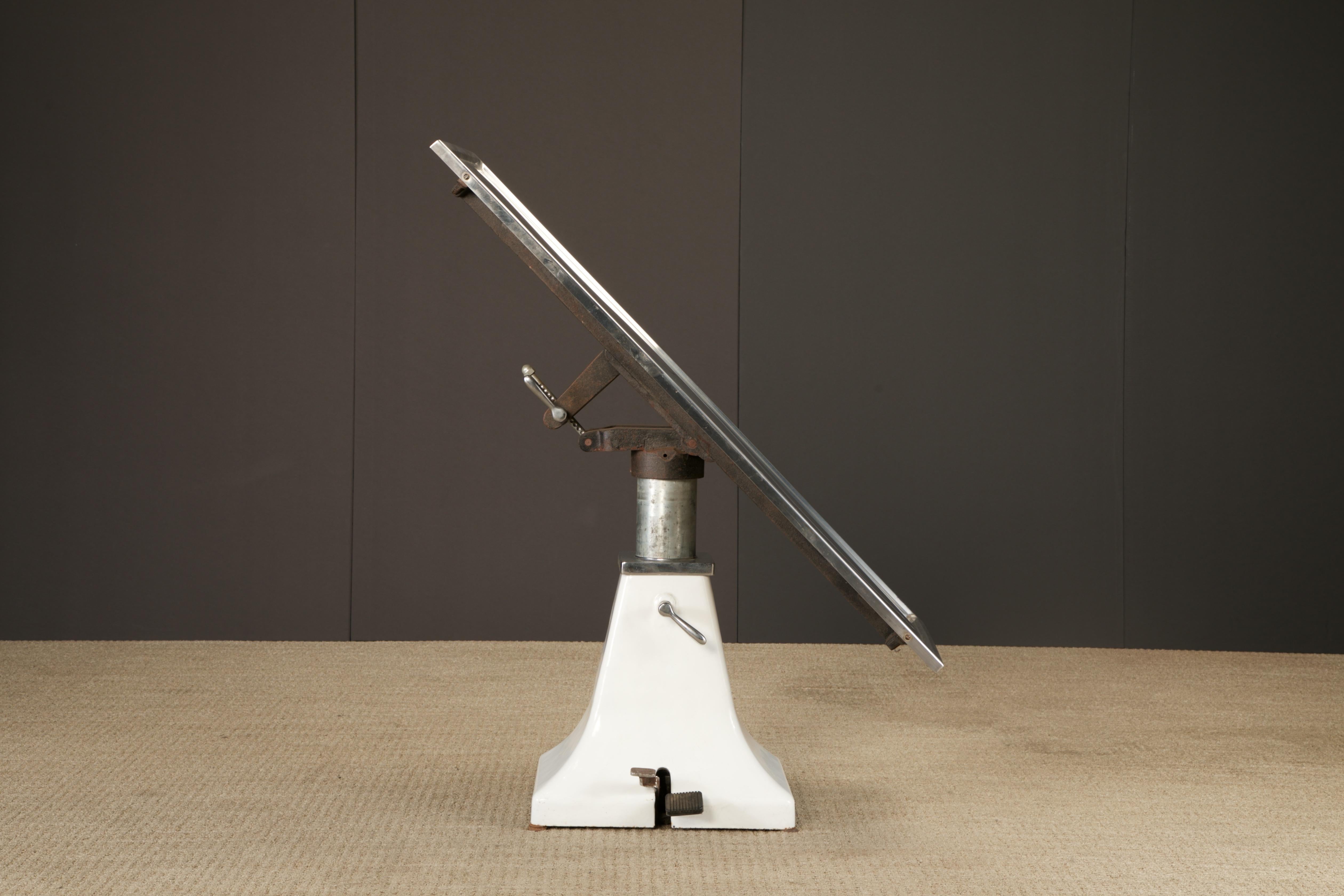 Industrial Shor-Line Hydraulic Lift Operating Table, USA, c. 1958 For Sale 8