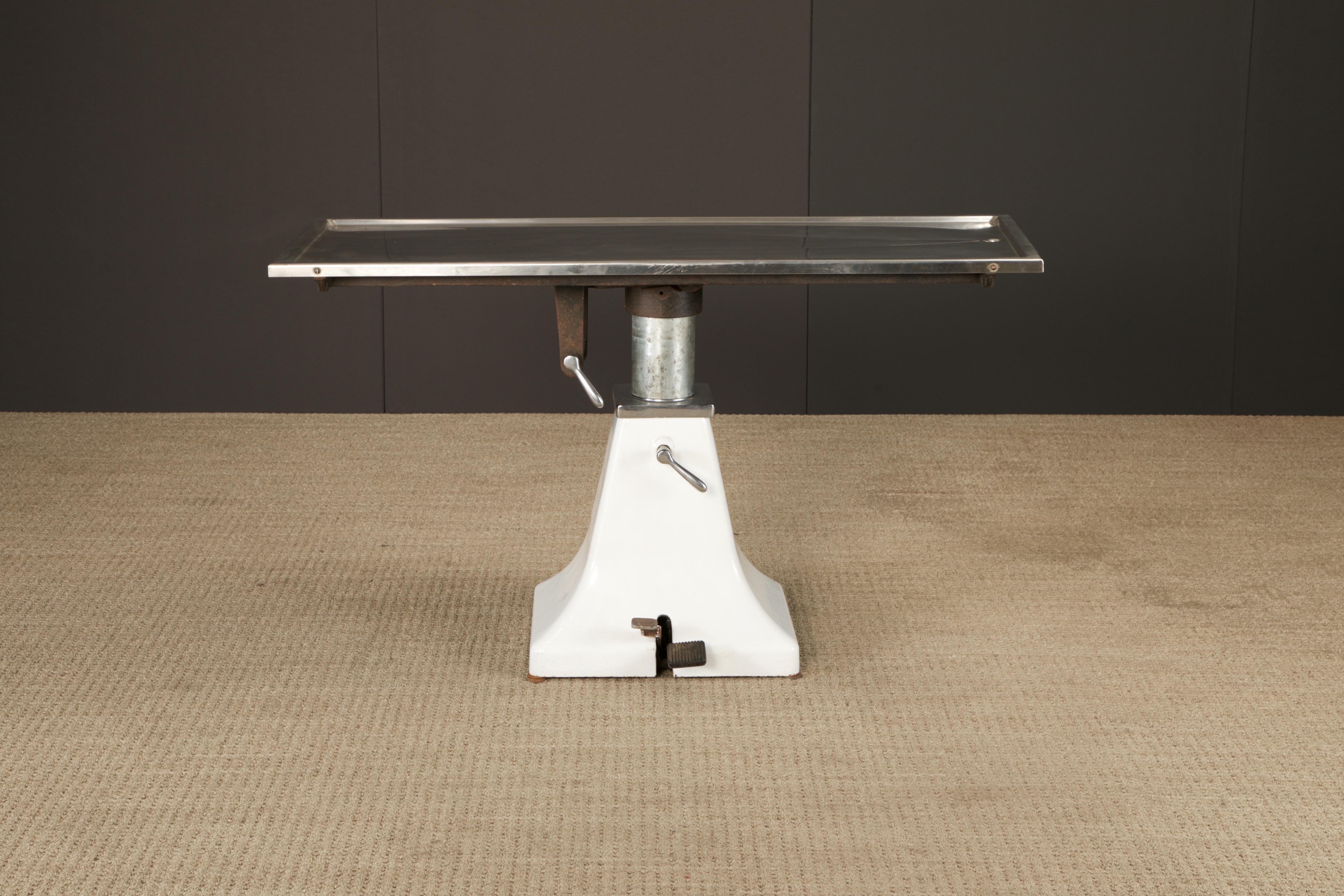Streamlined Moderne Industrial Shor-Line Hydraulic Lift Operating Table, USA, c. 1958 For Sale