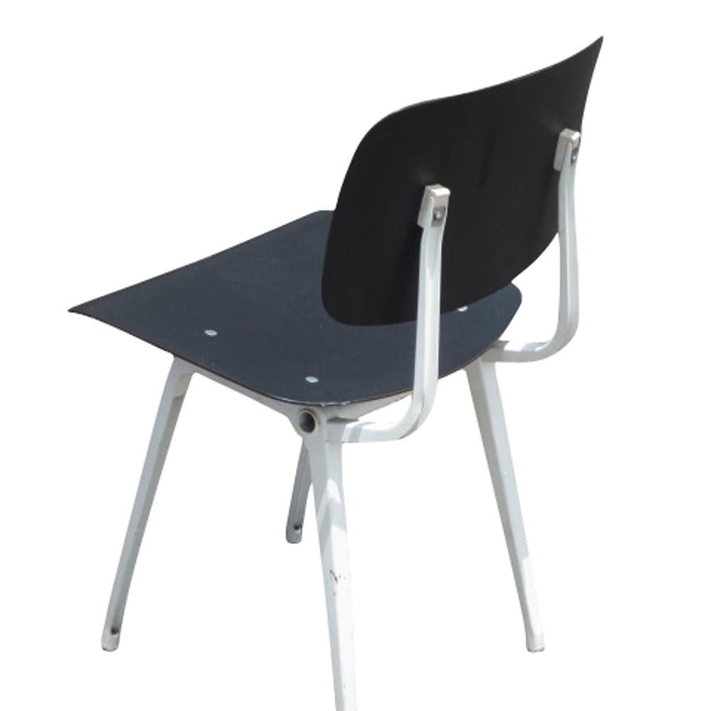 Mid-Century Modern Chaises d'appoint industrielles à la manière de Jean Prouve en vente