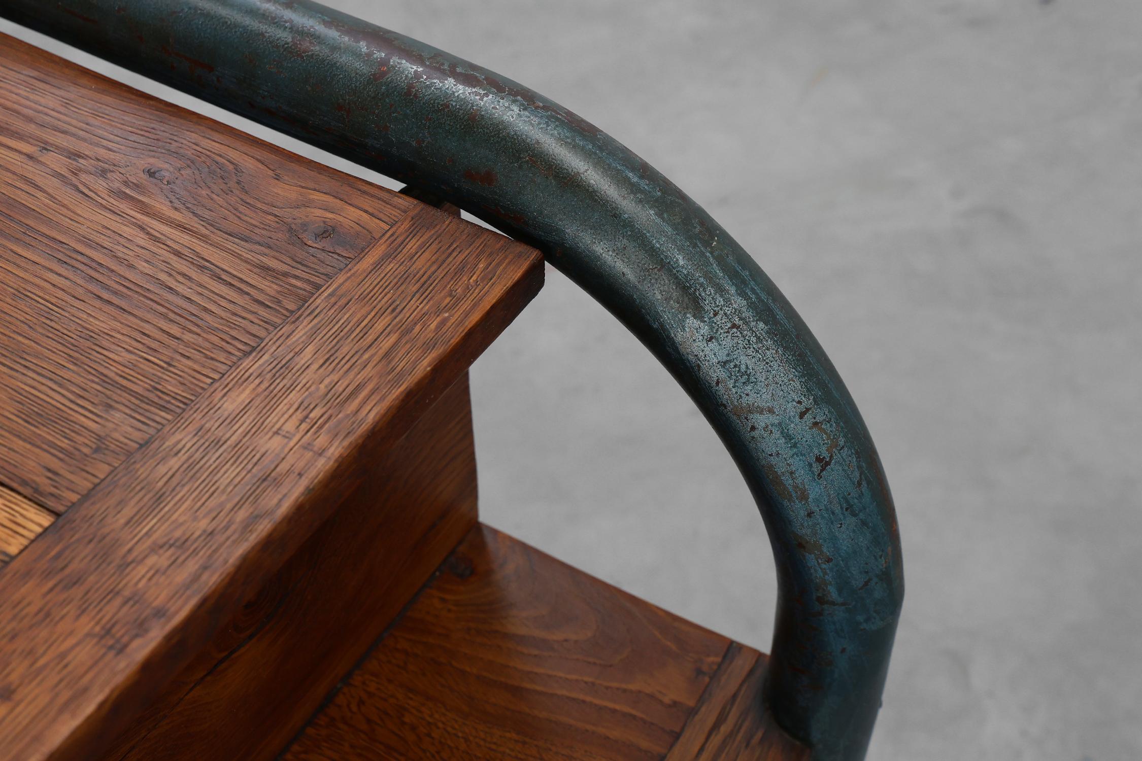 Table d'appoint ou de nuit industrielle dans le style Bauhaus, Belgique vers 1910 en vente 6