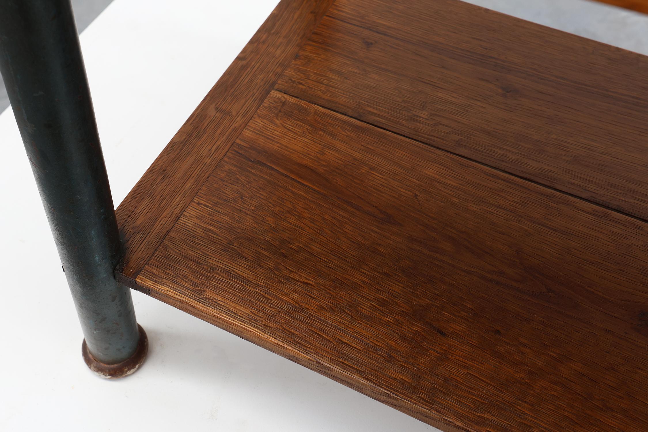 Table d'appoint ou de nuit industrielle dans le style Bauhaus, Belgique vers 1910 en vente 7