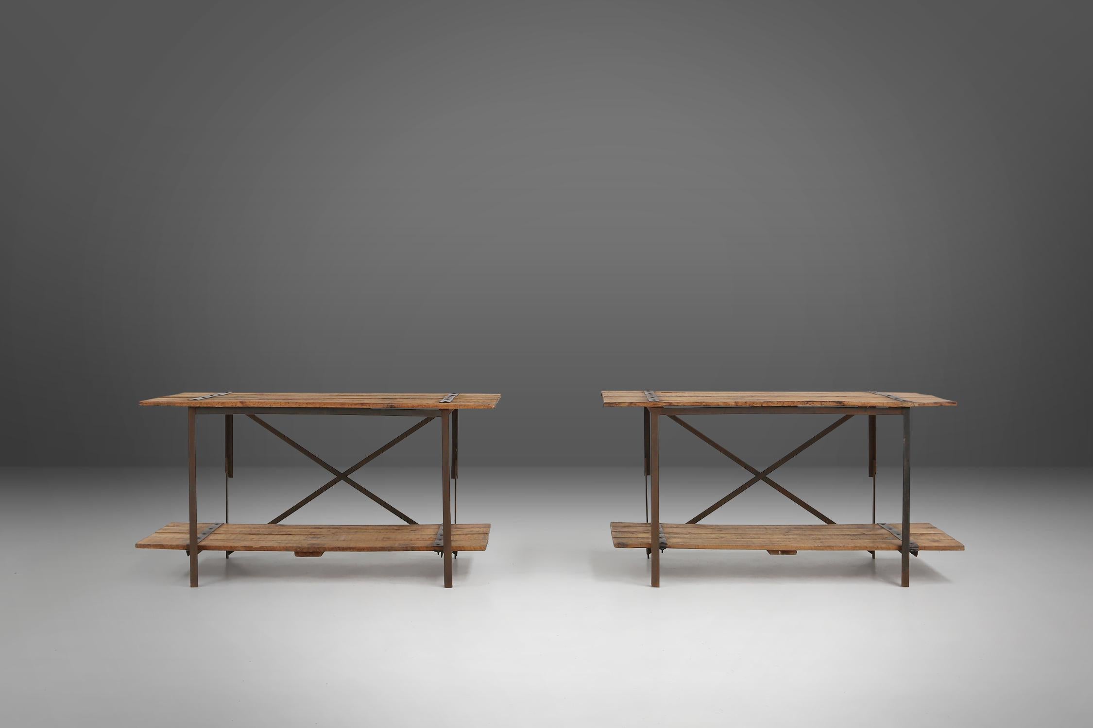 Table d'appoint industrielle avec cadre en métal et plateau en bois et plateau amovible, Be en vente 4