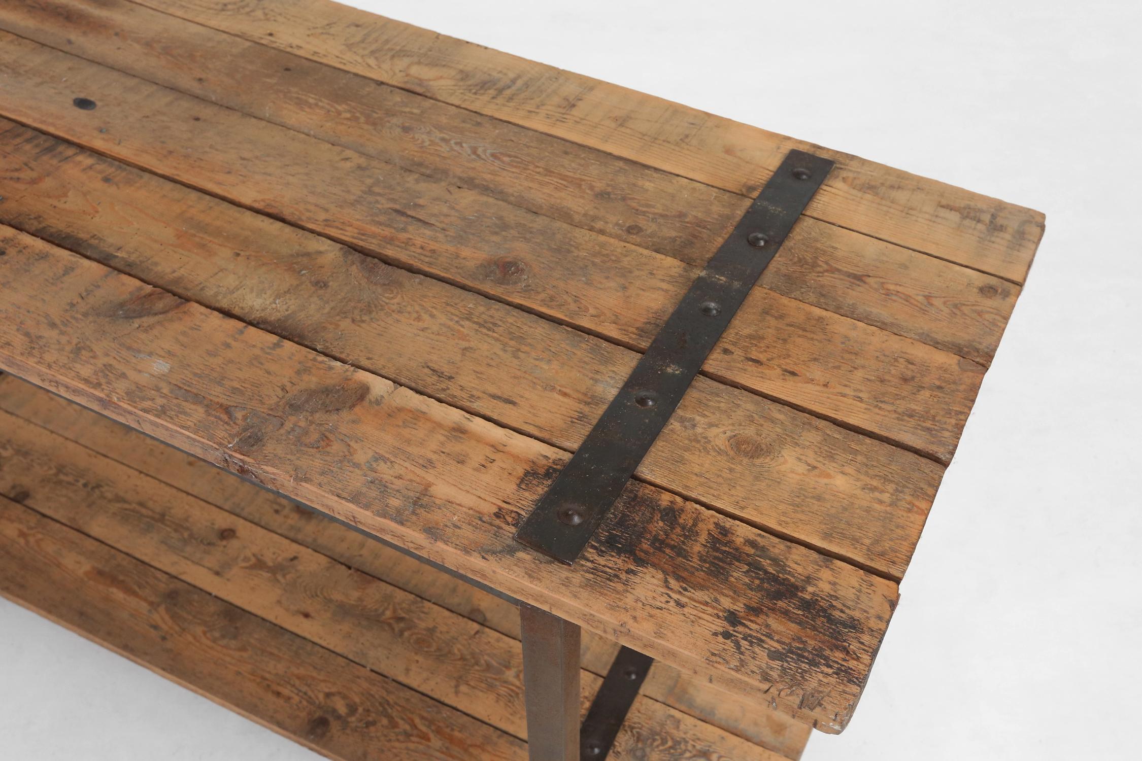 Table d'appoint industrielle avec cadre en métal et plateau en bois et plateau amovible, Be Bon état - En vente à Meulebeke, BE