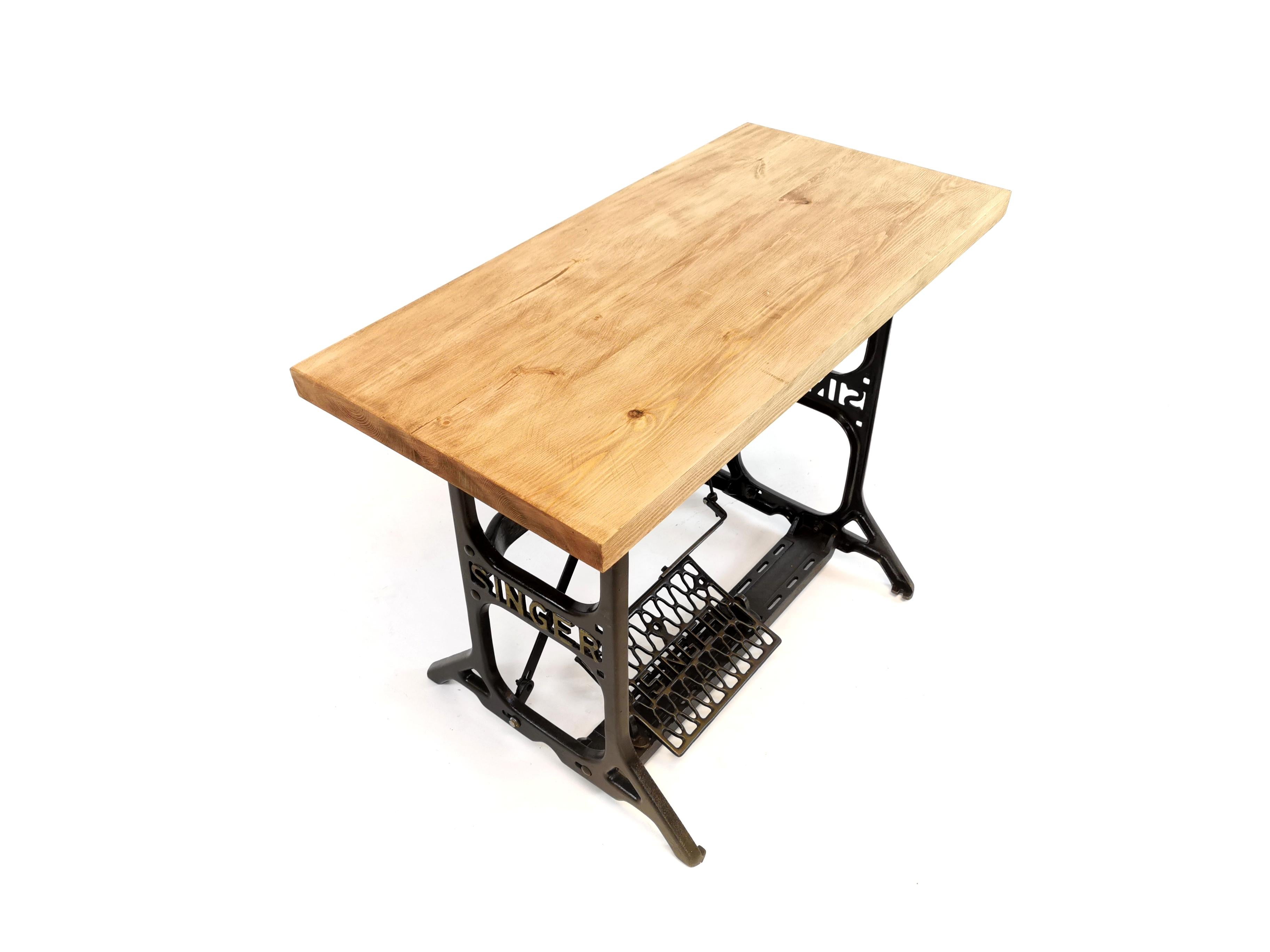 Industrial Singer Engineers Machinists Desk Table Bench Vintage Midcentury In Good Condition For Sale In STOKE ON TRENT, GB