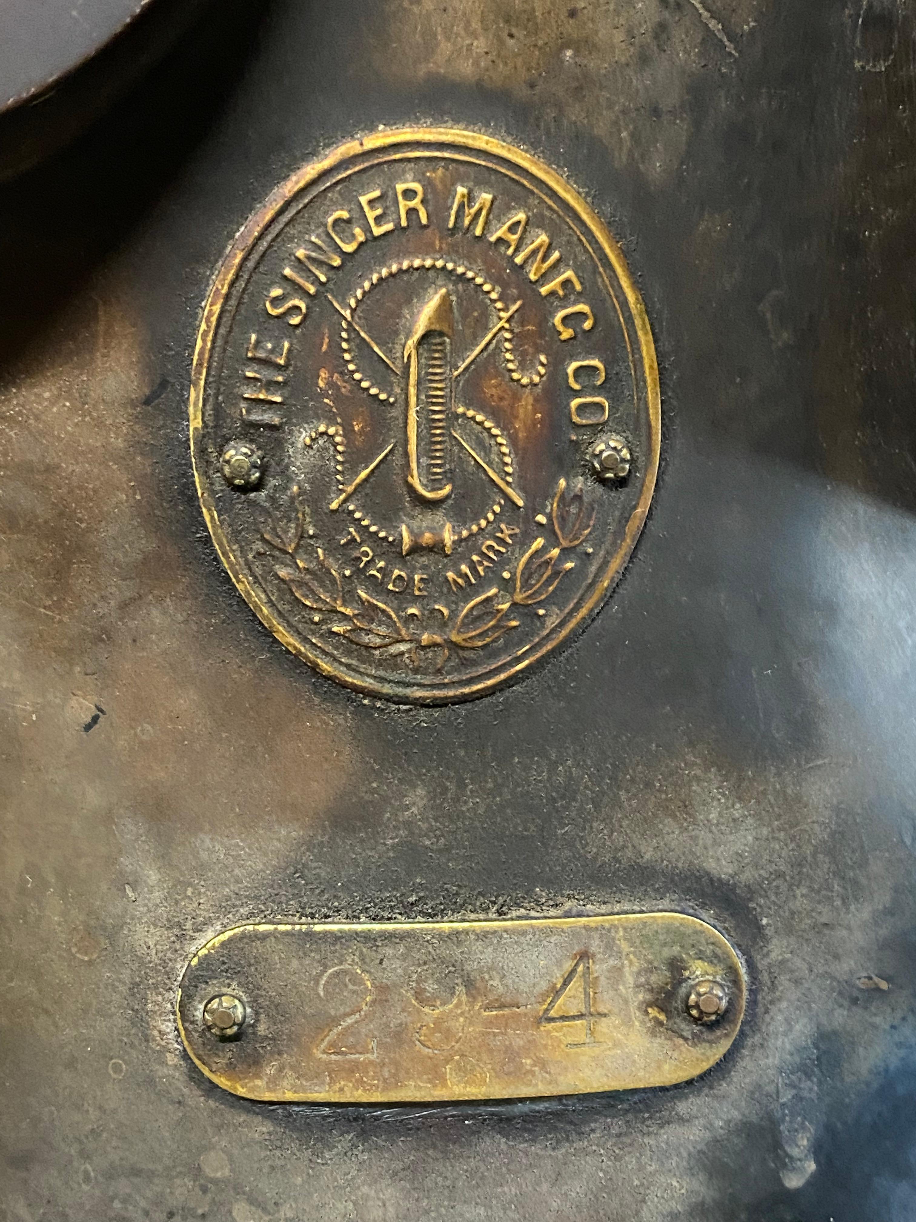 Industrial Singer Manufacturing Company Leather Sewing Machine, Model 29-4 8