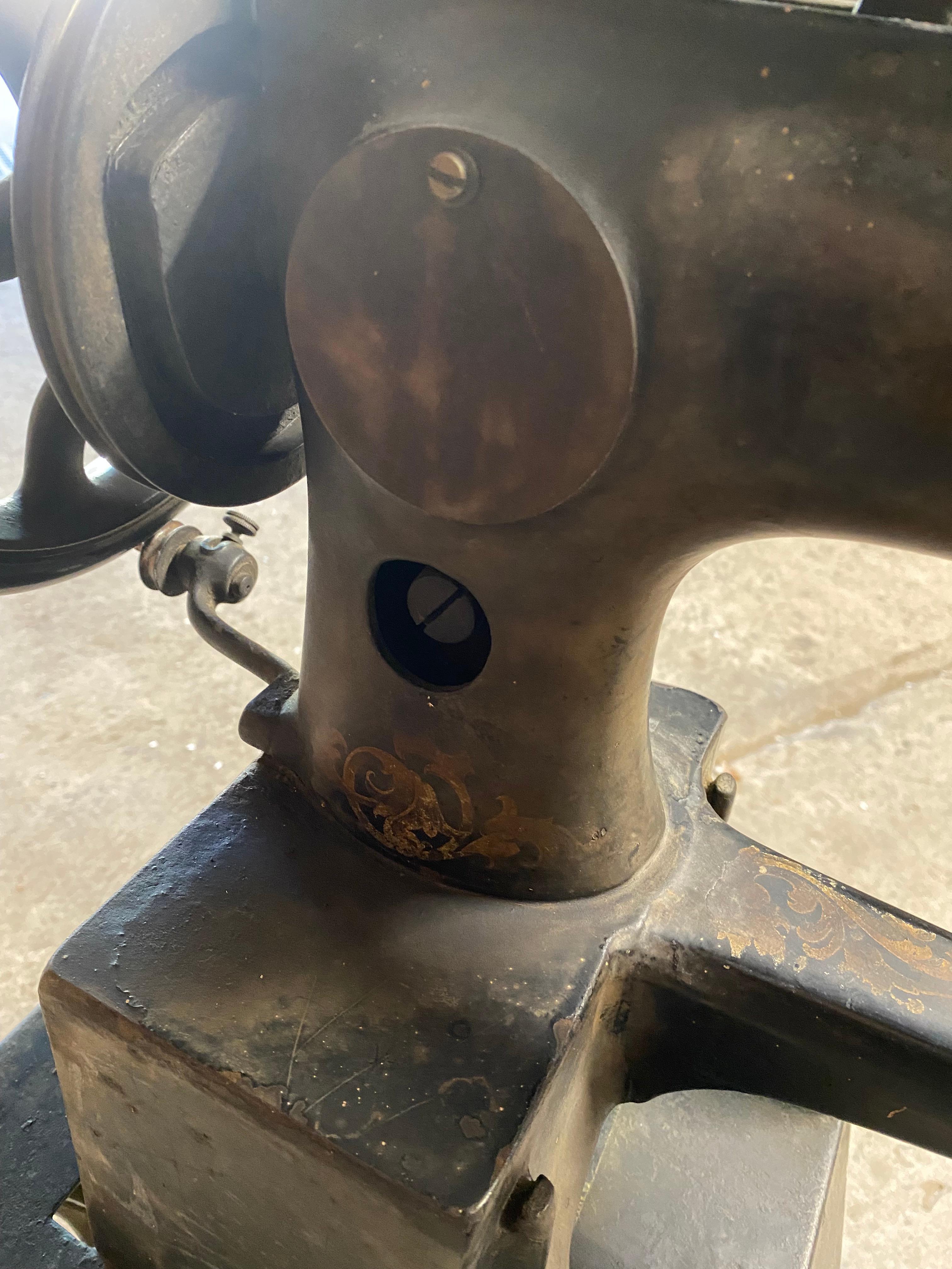 Industrial Singer Manufacturing Company Leather Sewing Machine, Model 29-4 9