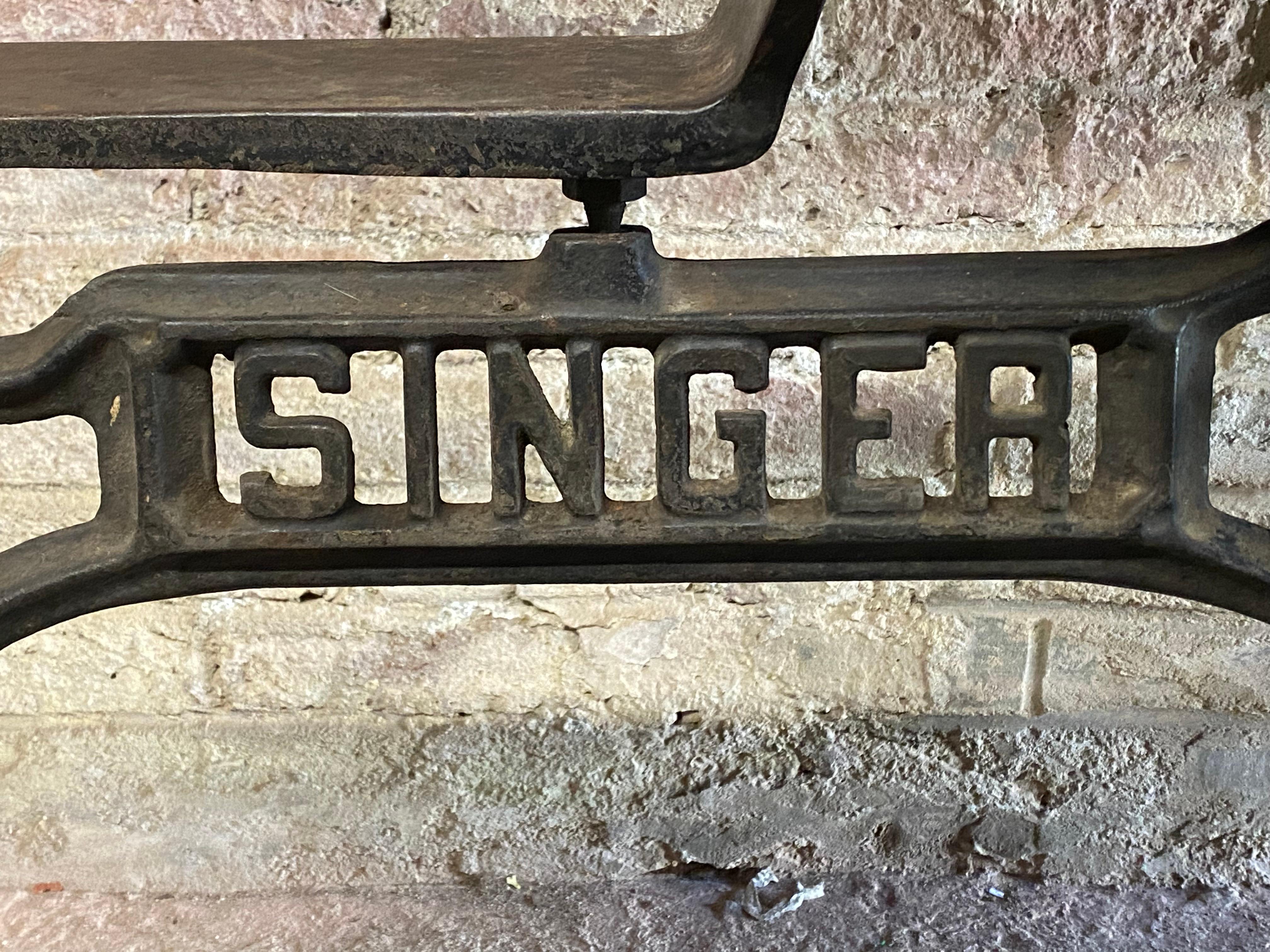 Steel Industrial Singer Manufacturing Company Leather Sewing Machine, Model 29-4