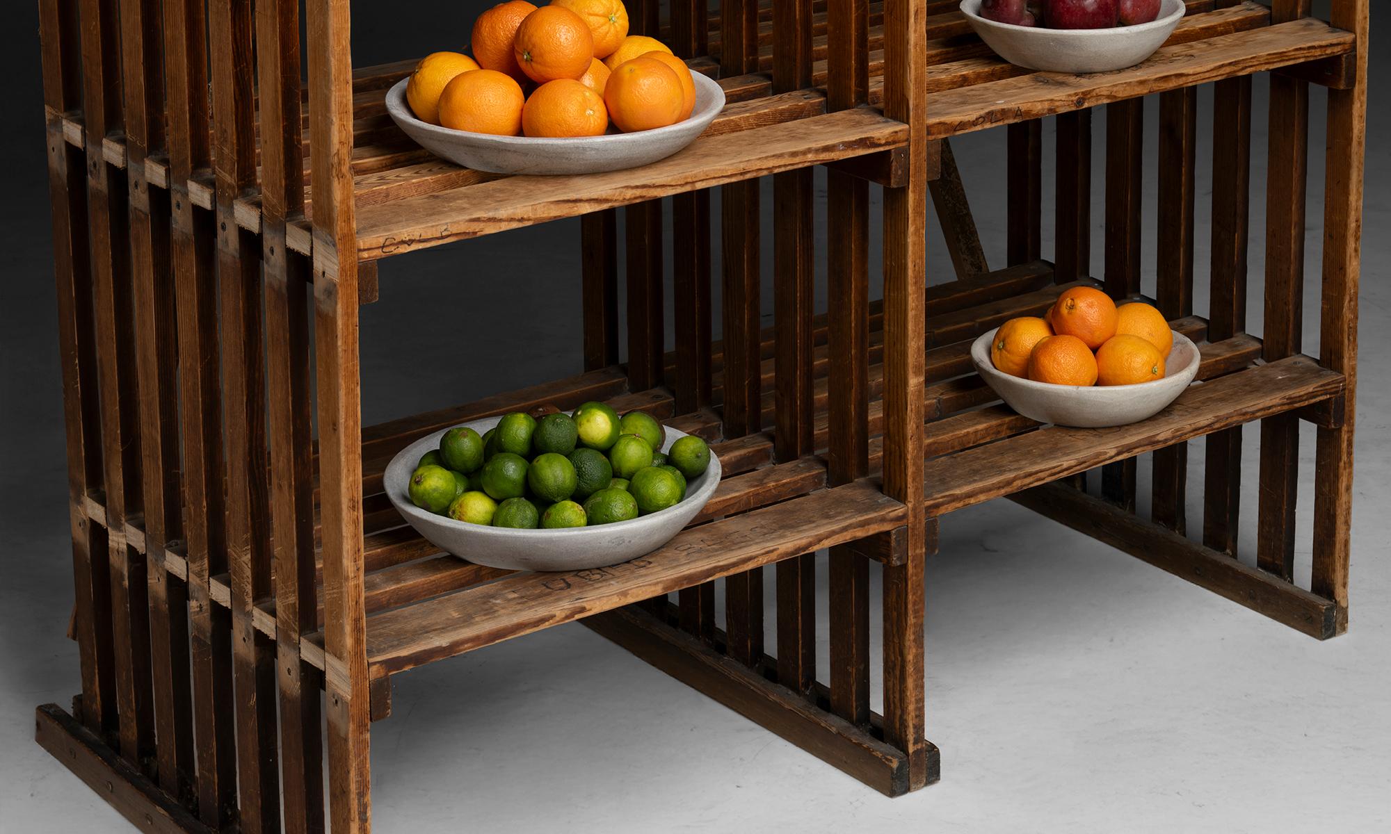 Scaffale industriale a doghe, Inghilterra 1920 In condizioni buone in vendita a Culver City, CA