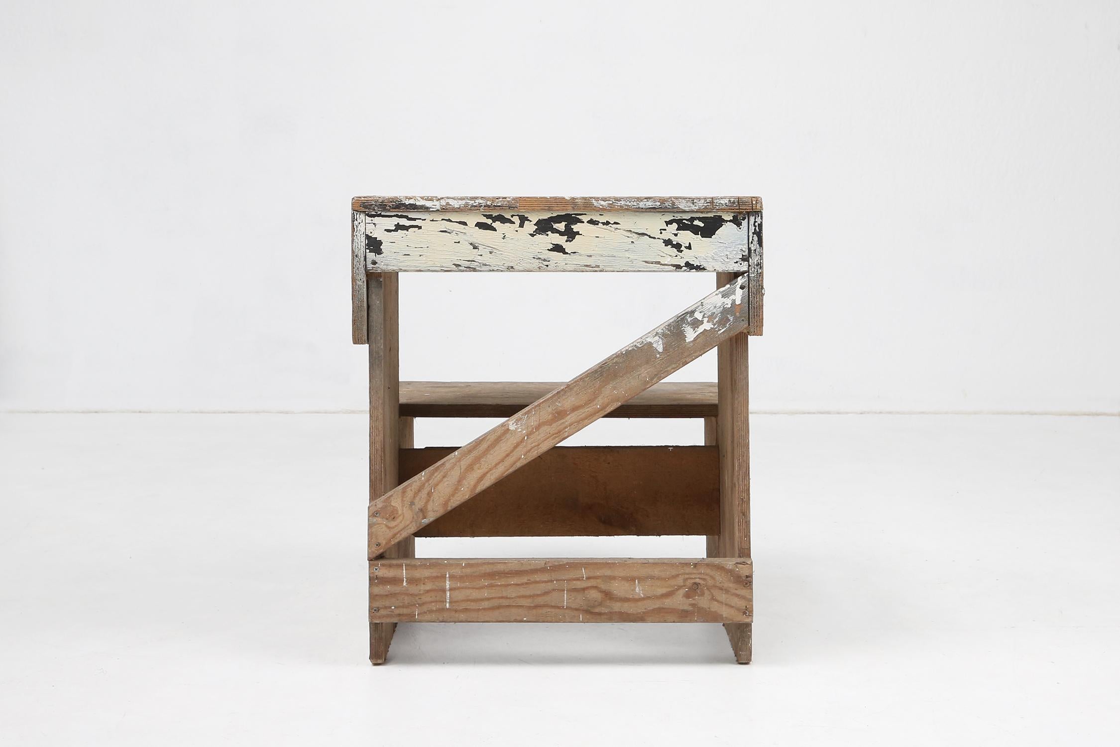 Industrial small stepladder in wood with old layers of paint, Belgium ca. 1920 In Good Condition For Sale In Meulebeke, BE