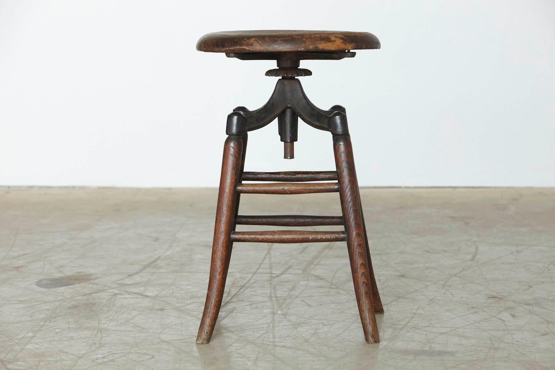 A strongly build industrial solid oak and iron work shop stool, with great patina, circa 1940s.
Measurements: W 13 x D 13 x H 22 - diameter seat 14, all in inches.