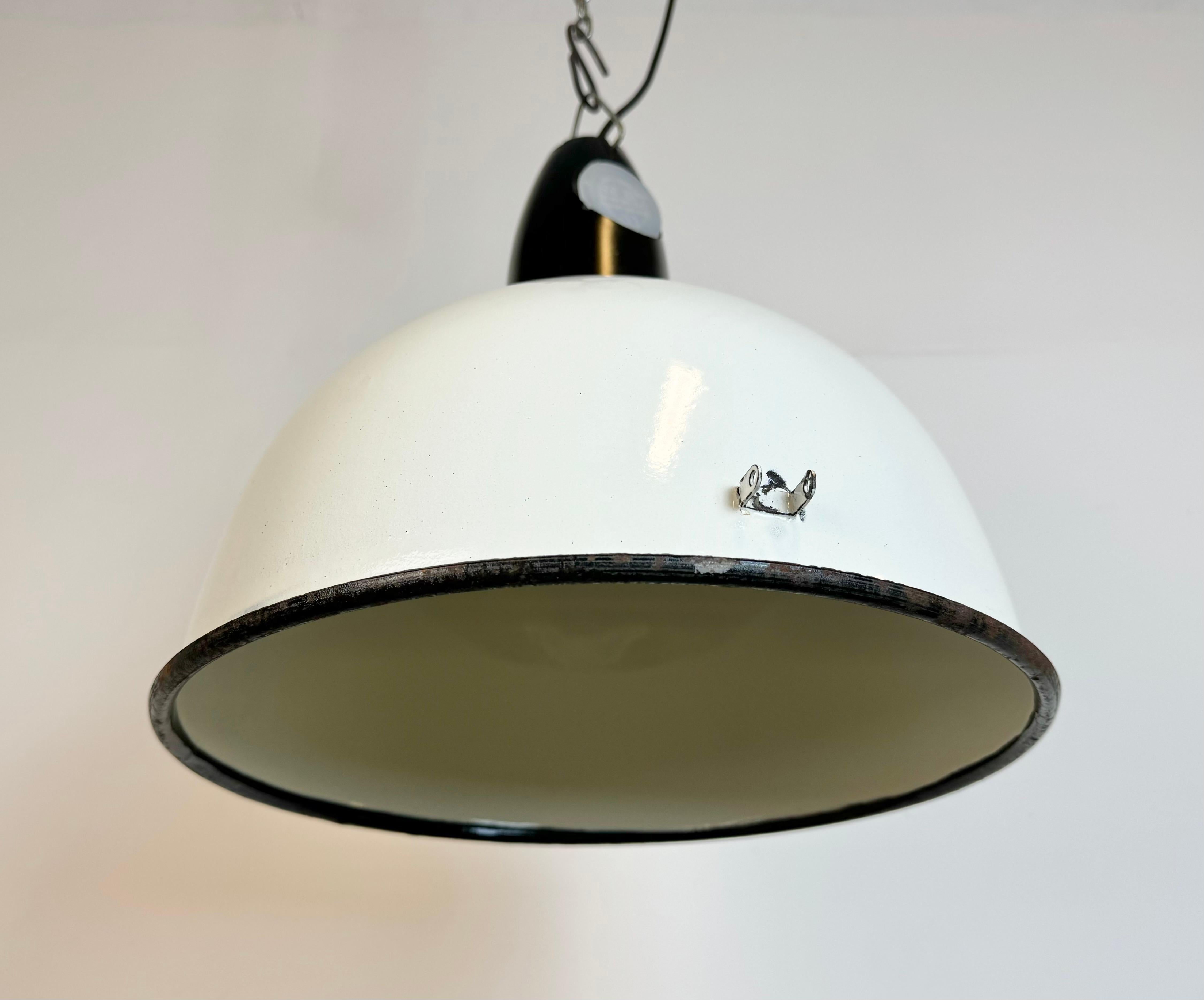 Industrial Soviet White Enamel Pendant Lamp, 1960s For Sale 5