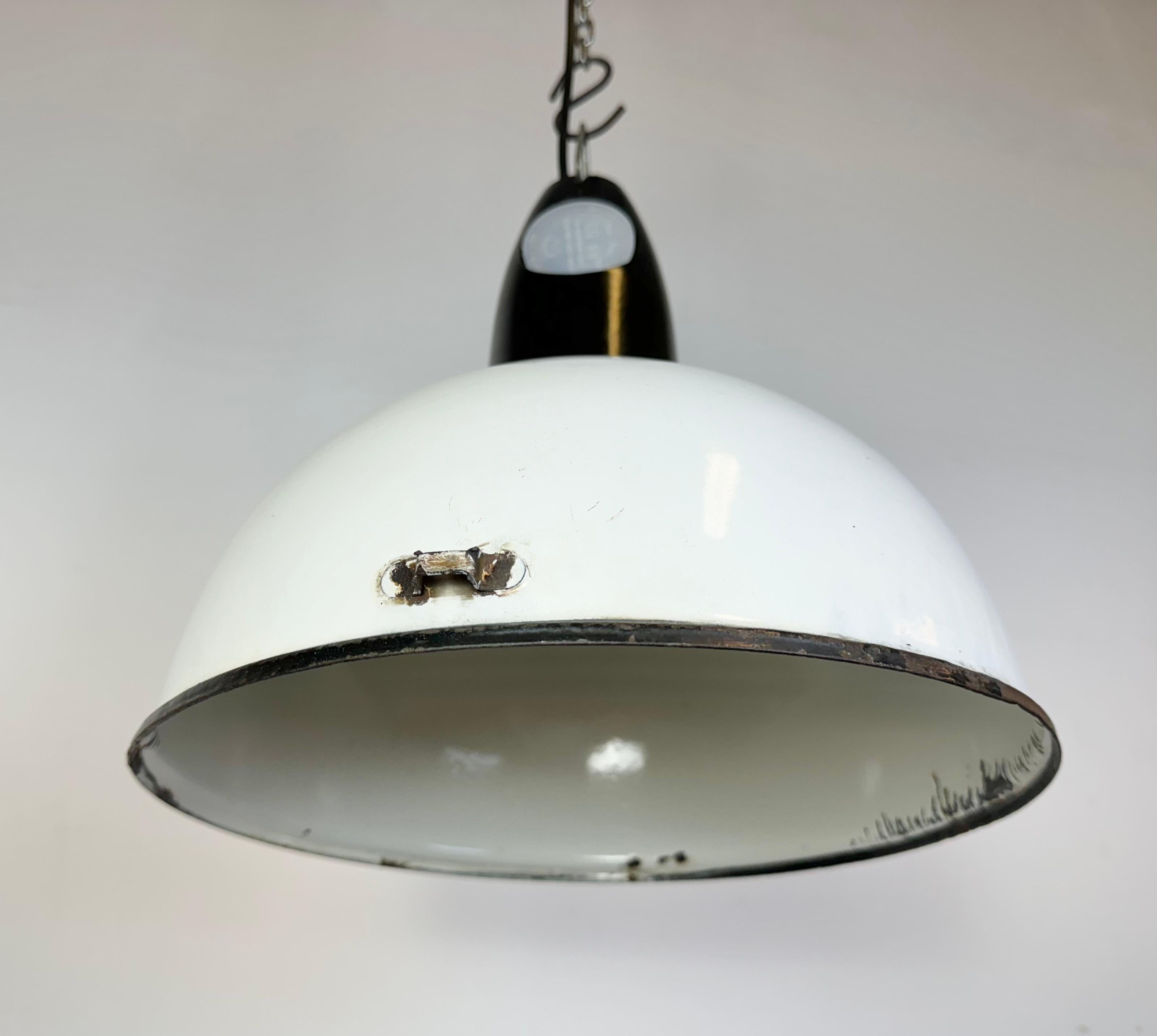 Industrial Soviet White Enamel Pendant Lamp, 1960s For Sale 6