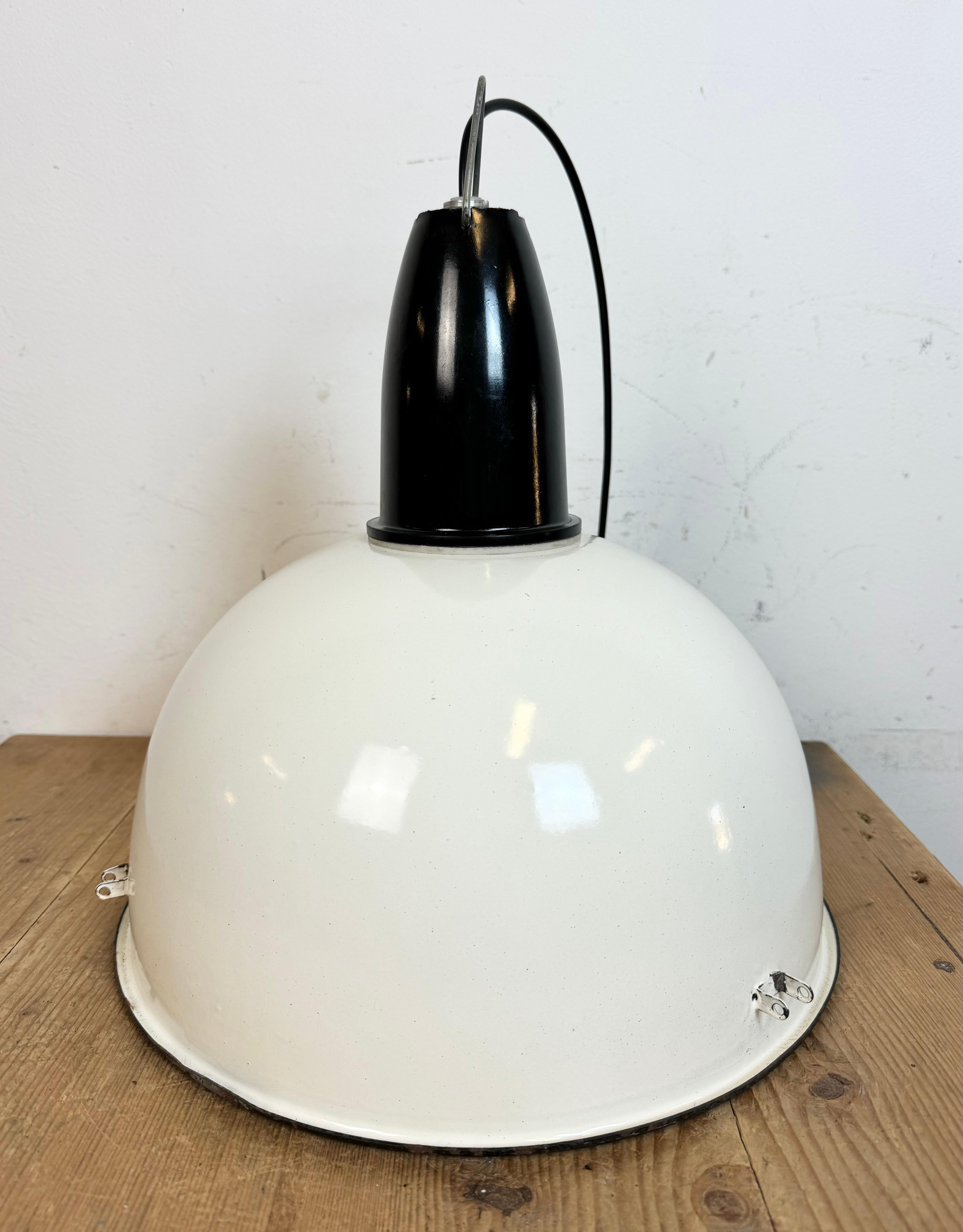 Industrial Soviet White Enamel Pendant Lamp, 1960s For Sale 12