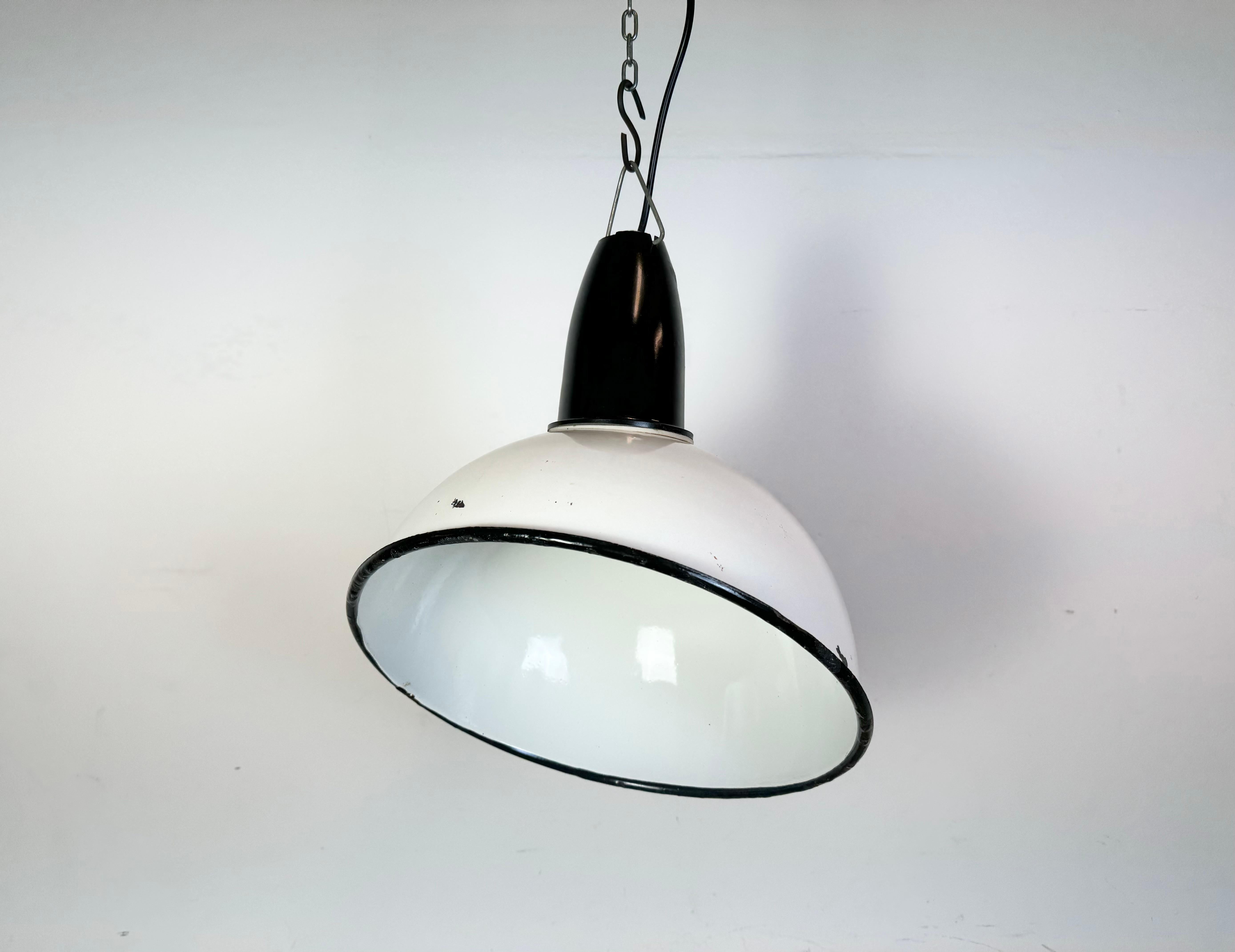Industrial Soviet White Enamel Pendant Lamp, 1960s In Good Condition For Sale In Kojetice, CZ