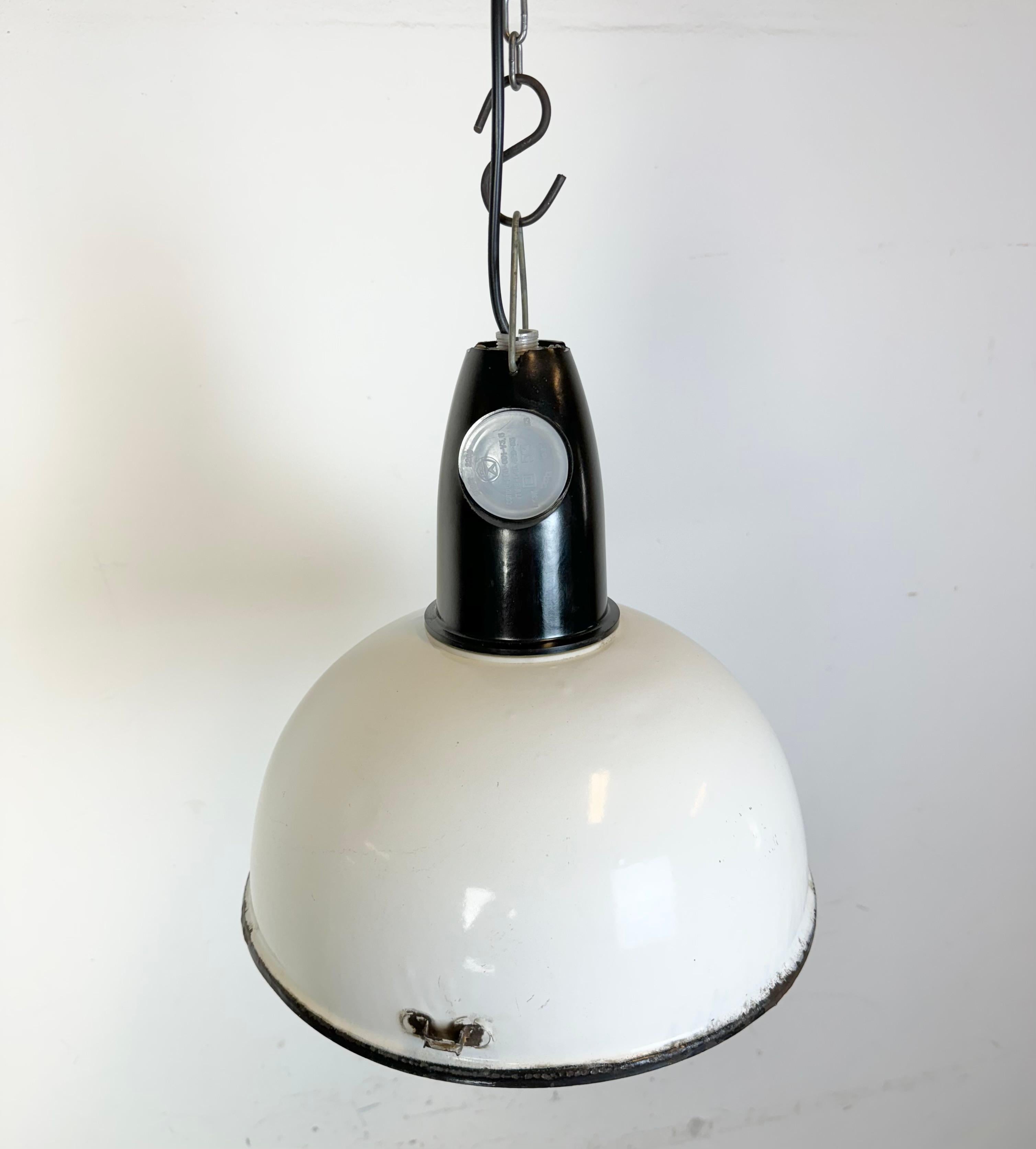 Industrial Soviet White Enamel Pendant Lamp, 1960s For Sale 1