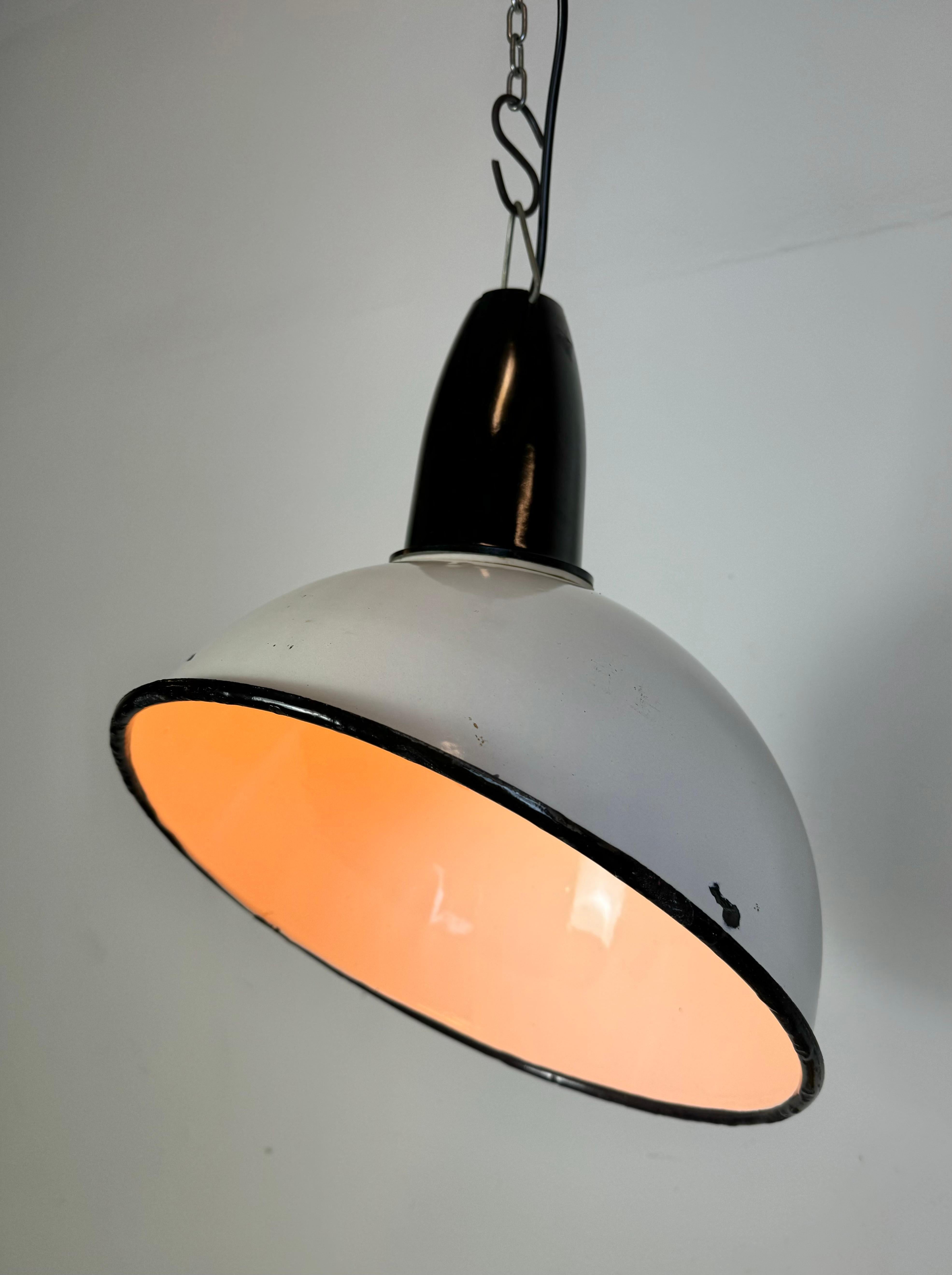 Industrial Soviet White Enamel Pendant Lamp, 1960s For Sale 4