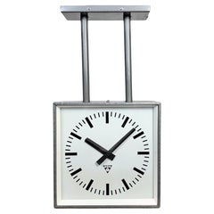 Horloge de plafond industrielle carrée double face de Pragotron, 1970