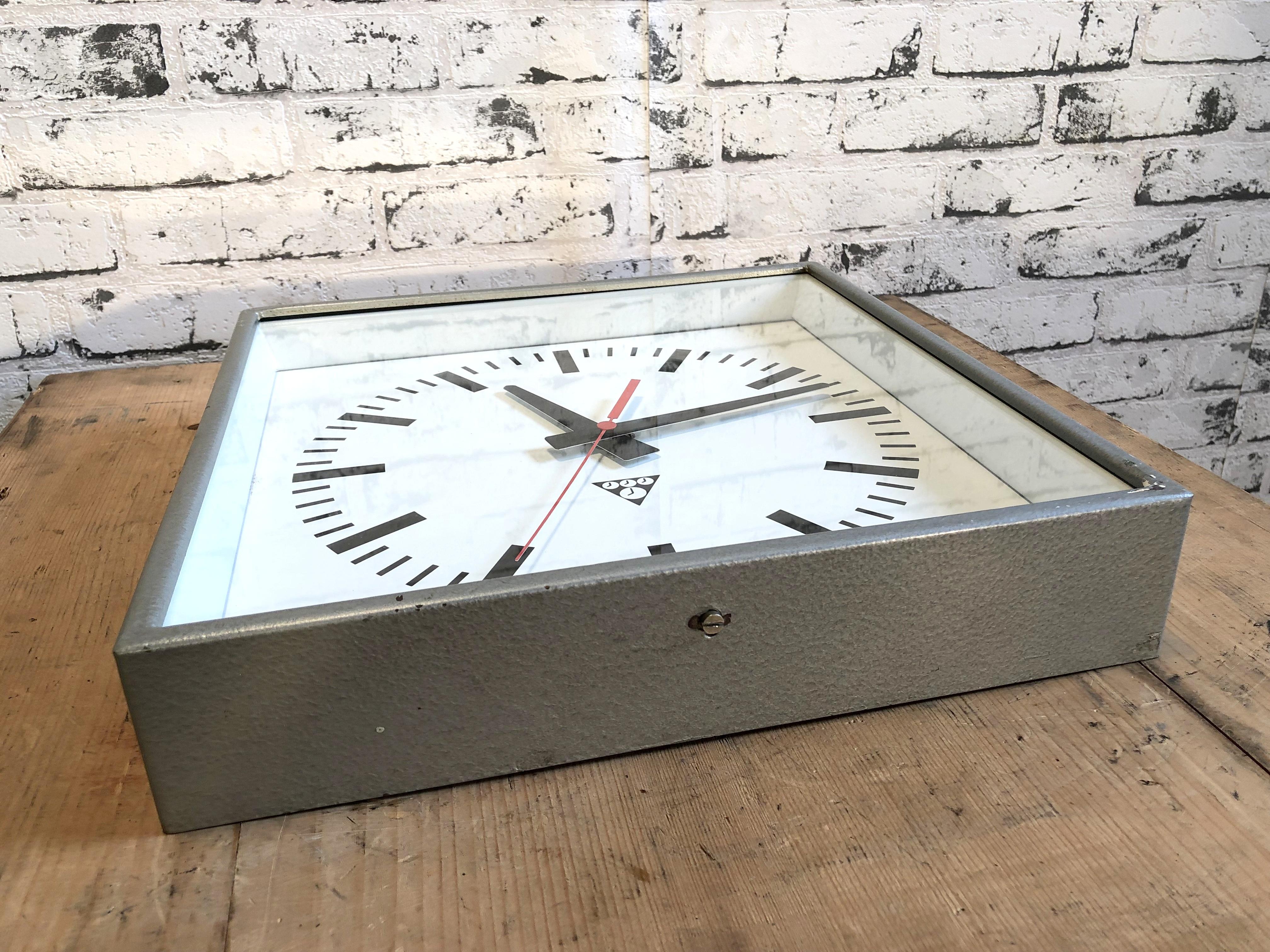 Industrial Square Wall Clock from Pragotron, 1970s In Good Condition In Kojetice, CZ