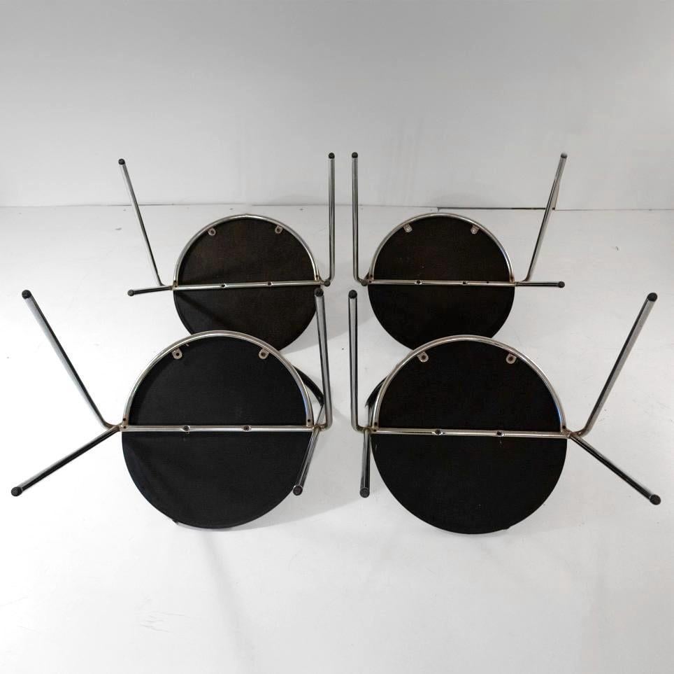 Chaises de salle à manger industrielles empilables en  dans le style de Hans Eichenberger, ensemble de 4 pièces en vente 3